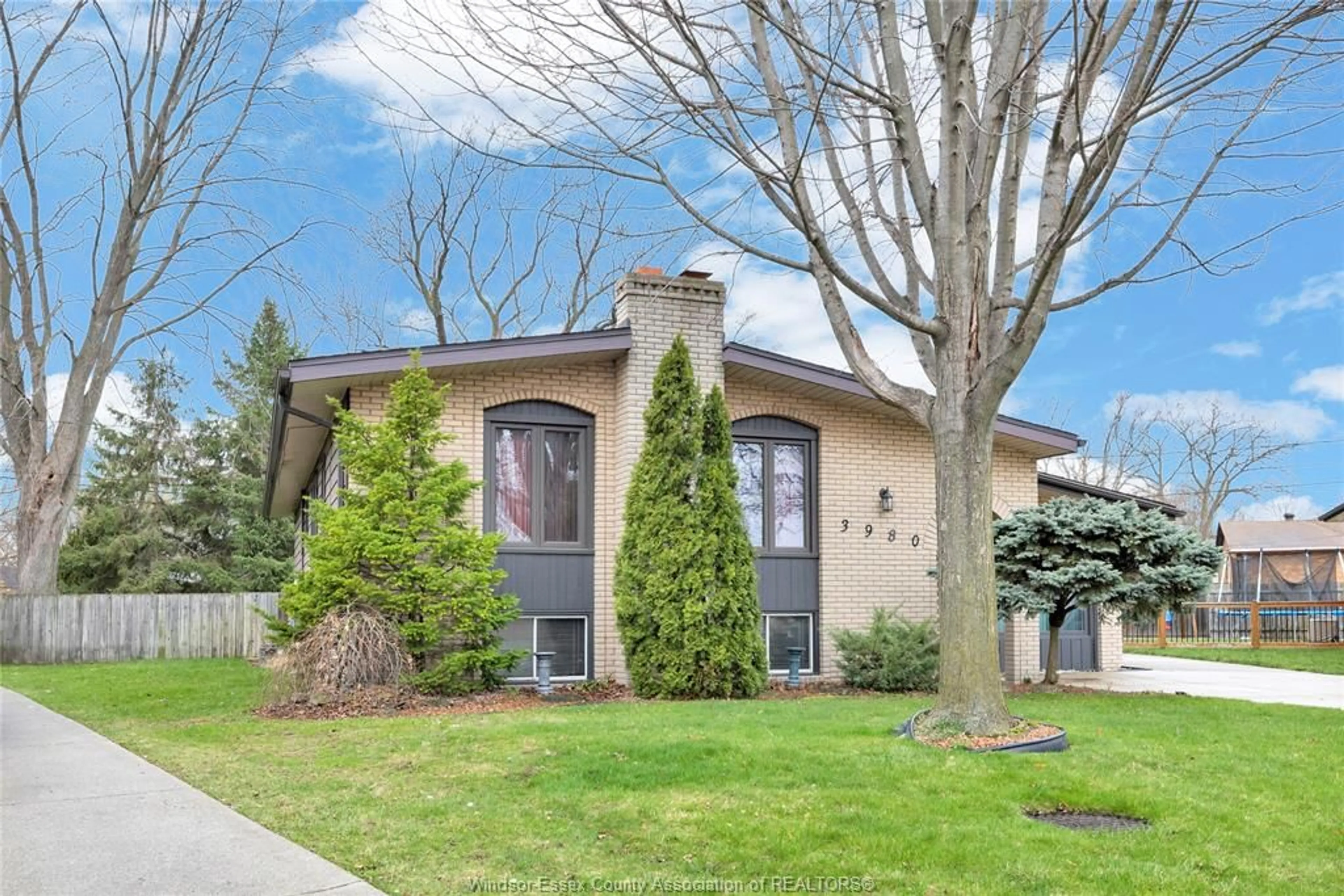 Home with brick exterior material, street for 3980 MYRTLE, Windsor Ontario N9C 4A3