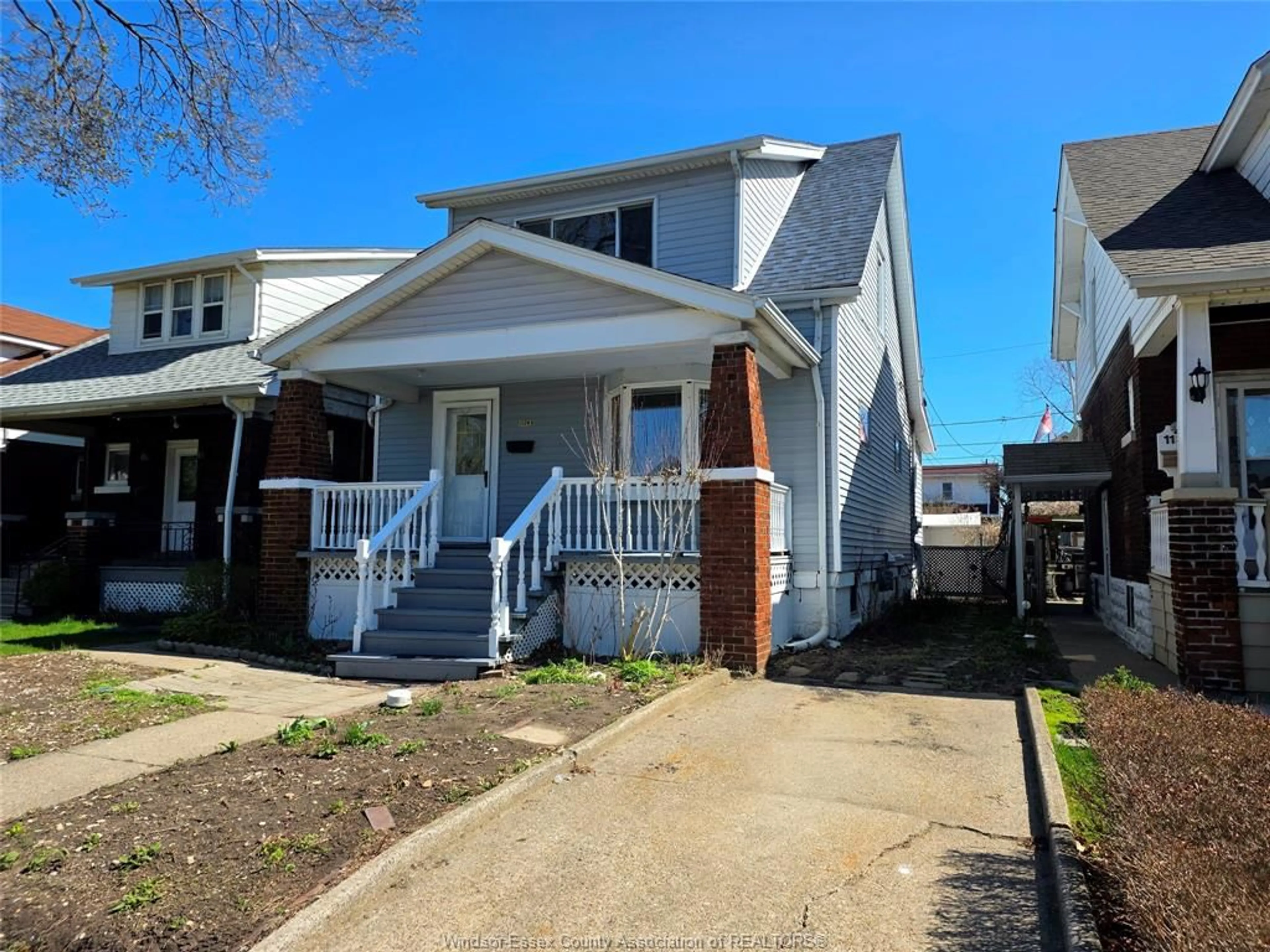 Home with vinyl exterior material, street for 1126 LOUIS Ave, Windsor Ontario N9A 1Y2