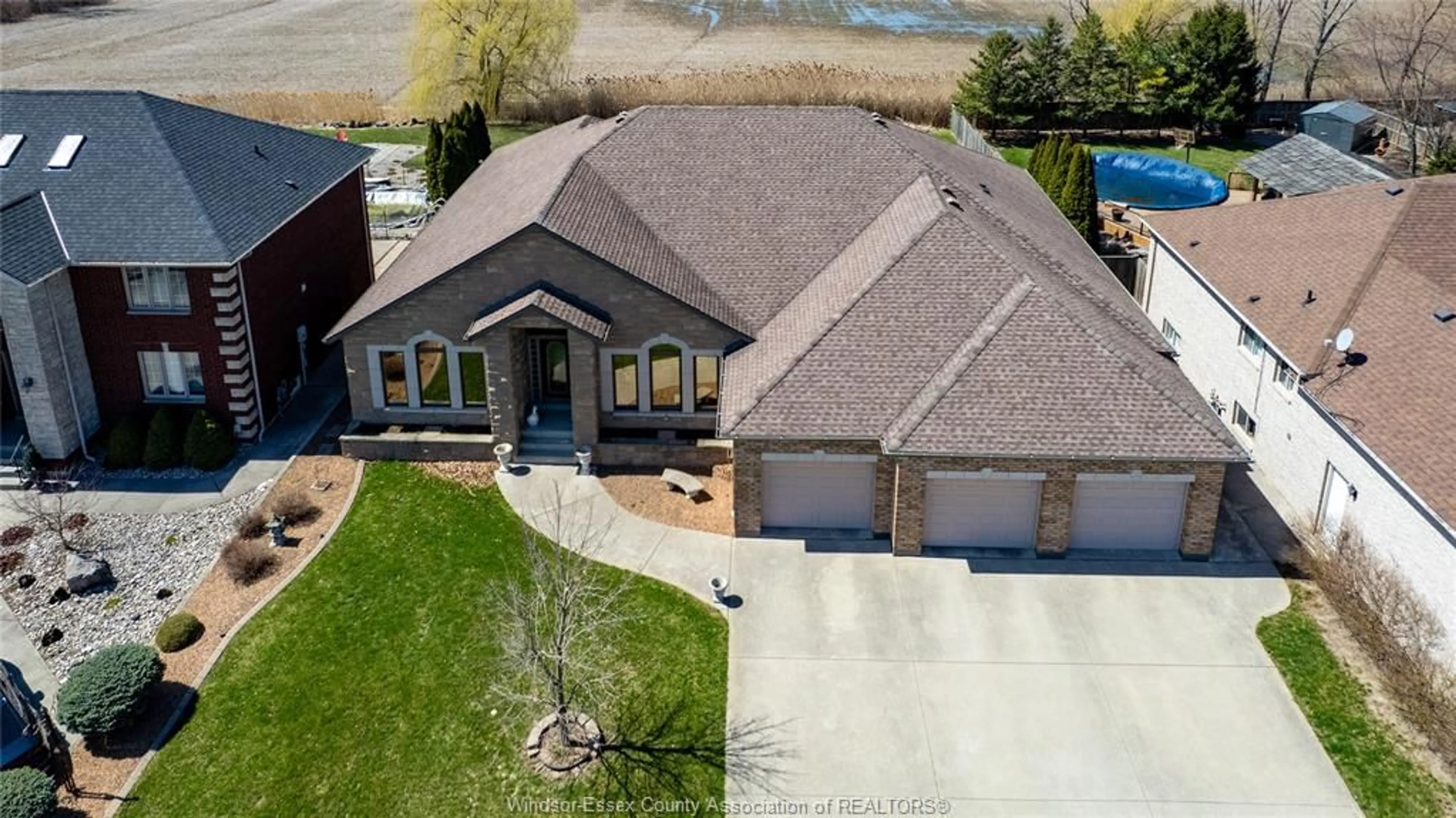 A pic from outside/outdoor area/front of a property/back of a property/a pic from drone, unknown for 355 WEST PUCE Rd, Lakeshore Ontario N8L 0E7