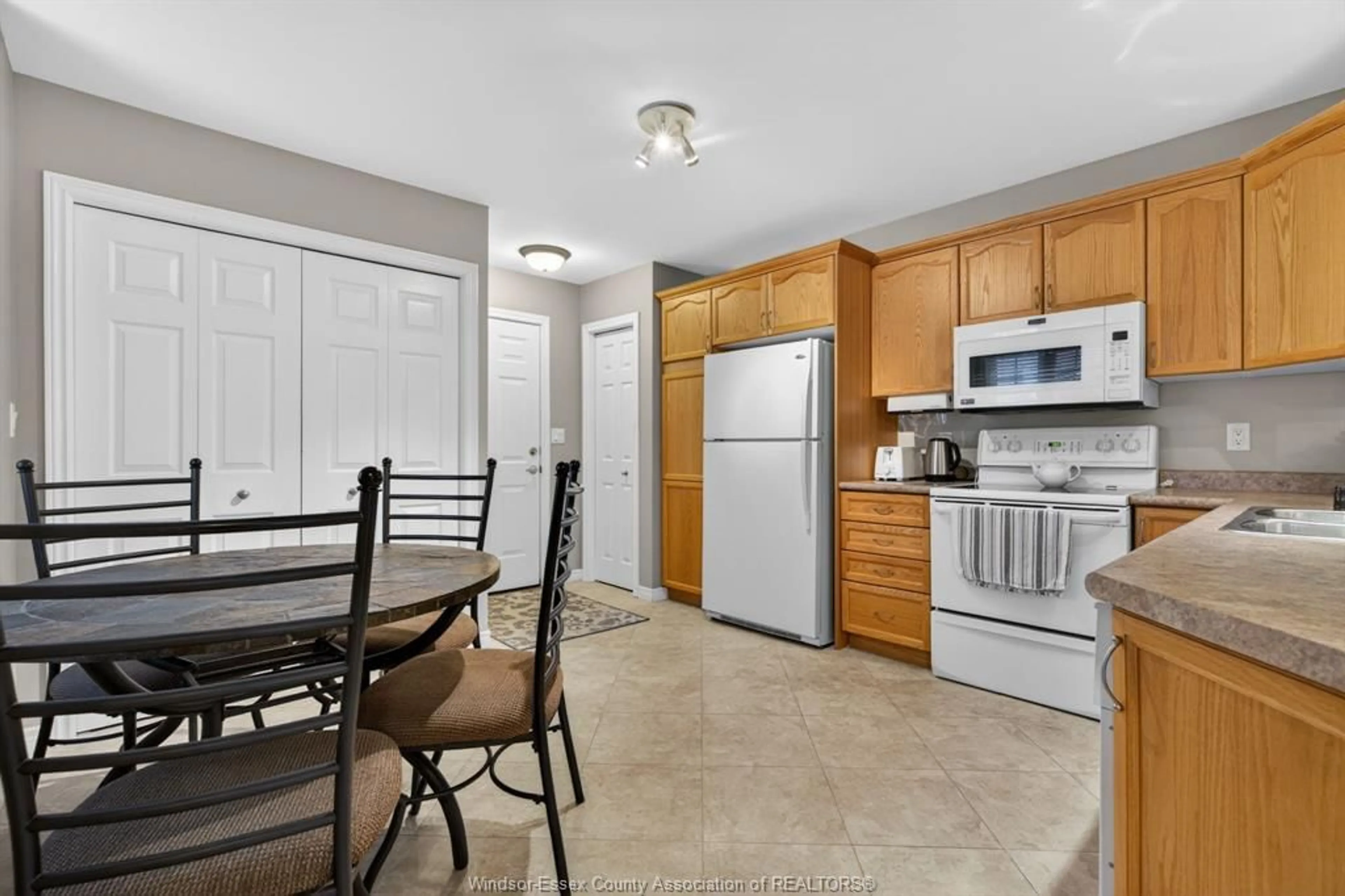 Standard kitchen, ceramic/tile floor for 5 Leonard Dr, Kingsville Ontario N9Y 4G4