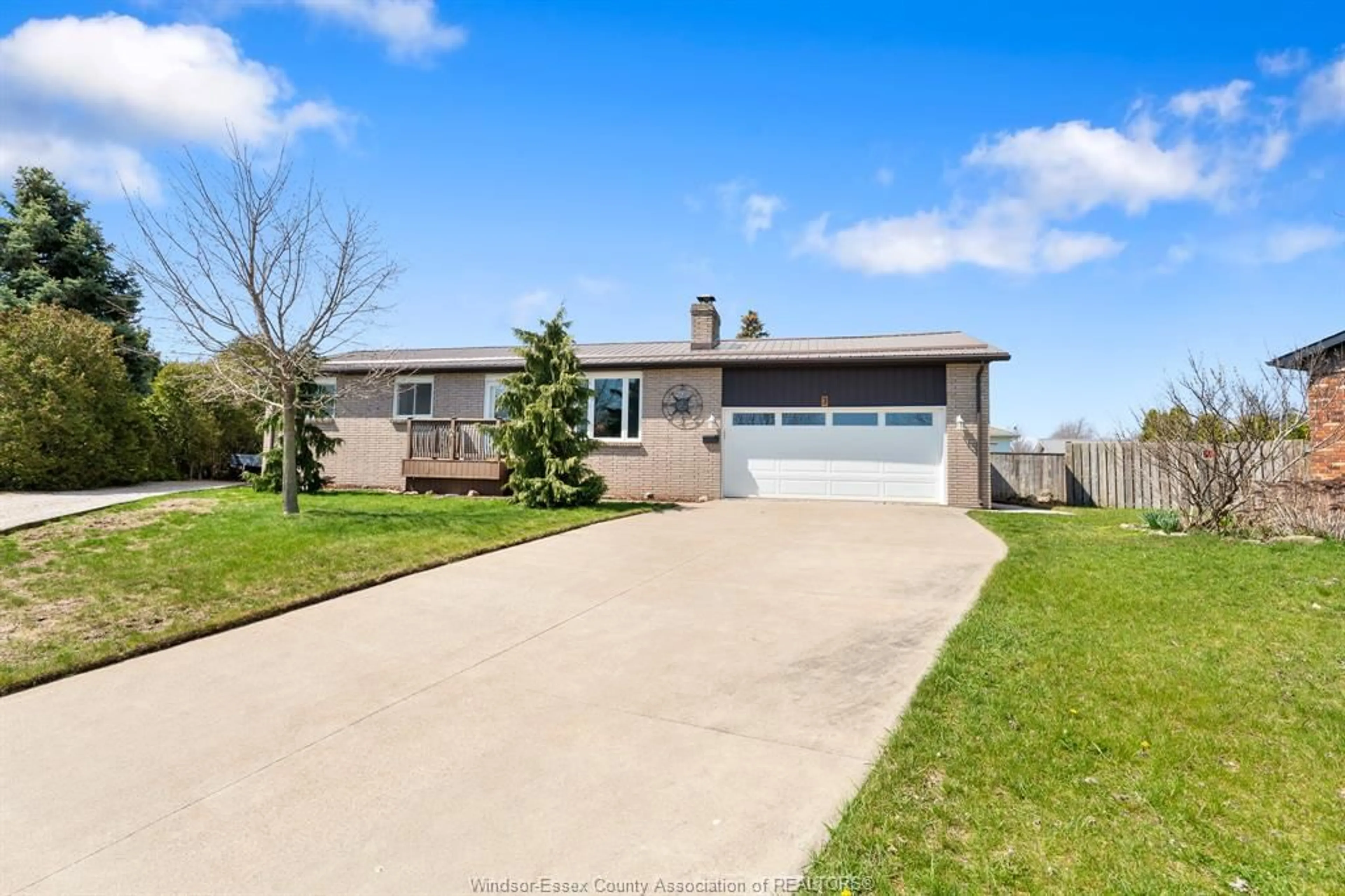 A pic from outside/outdoor area/front of a property/back of a property/a pic from drone, water/lake/river/ocean view for 3 Lawson Cres, Harrow Ontario N0R 1G0