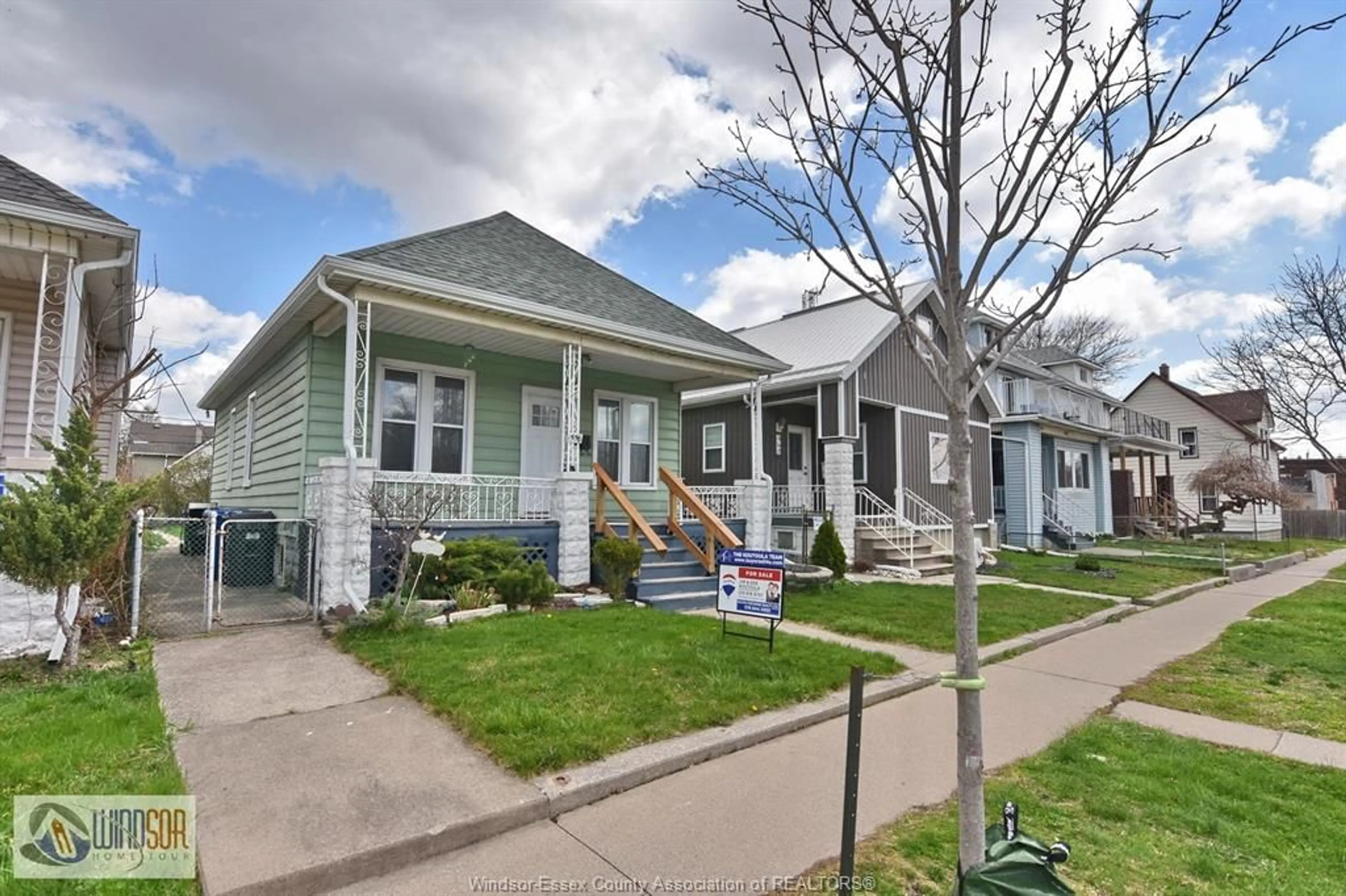 Unknown for 558 ELM, Windsor Ontario N9A 5H2