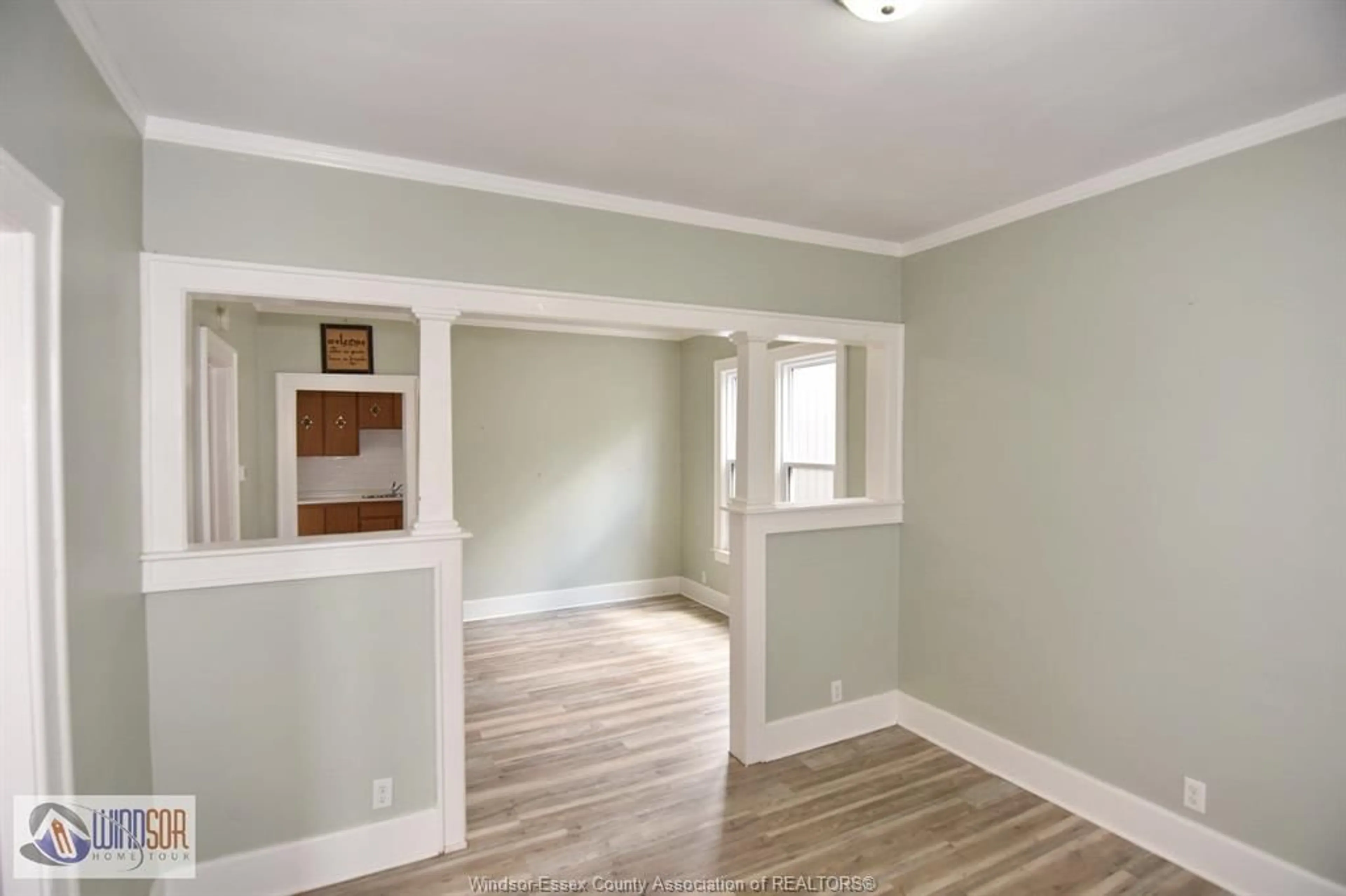 A pic of a room for 558 ELM, Windsor Ontario N9A 5H2