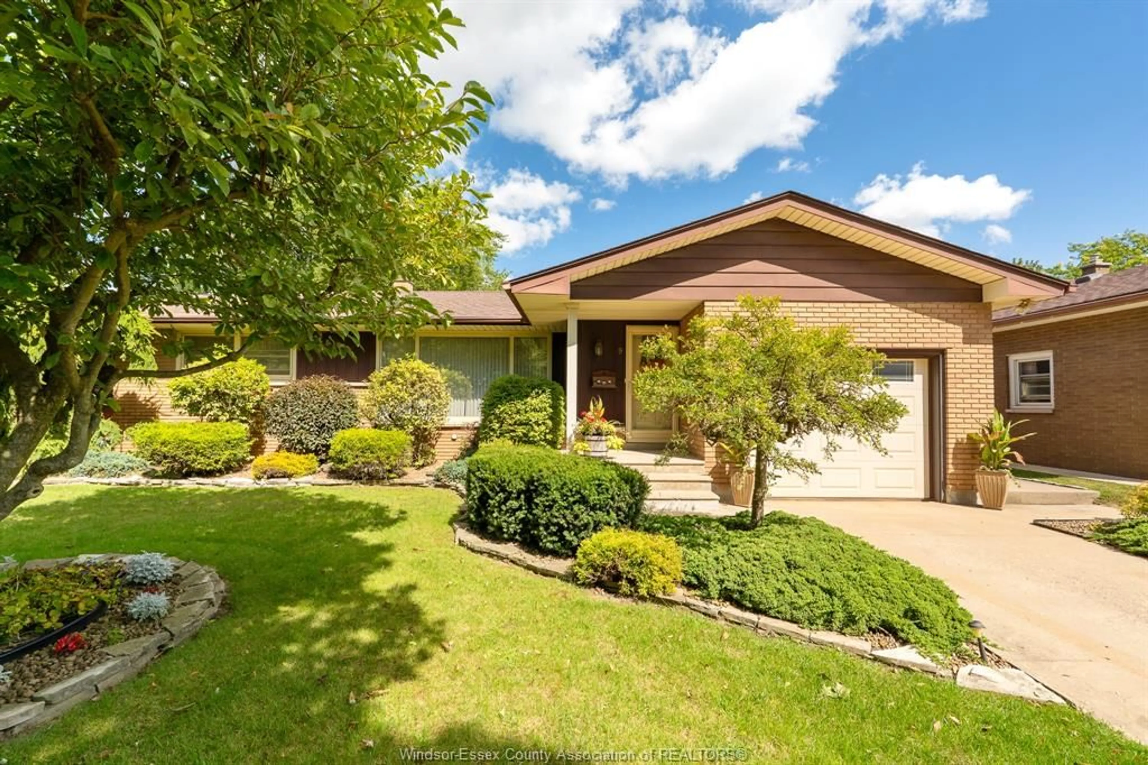 Unknown for 9 Audrey St, Leamington Ontario N8H 2K7