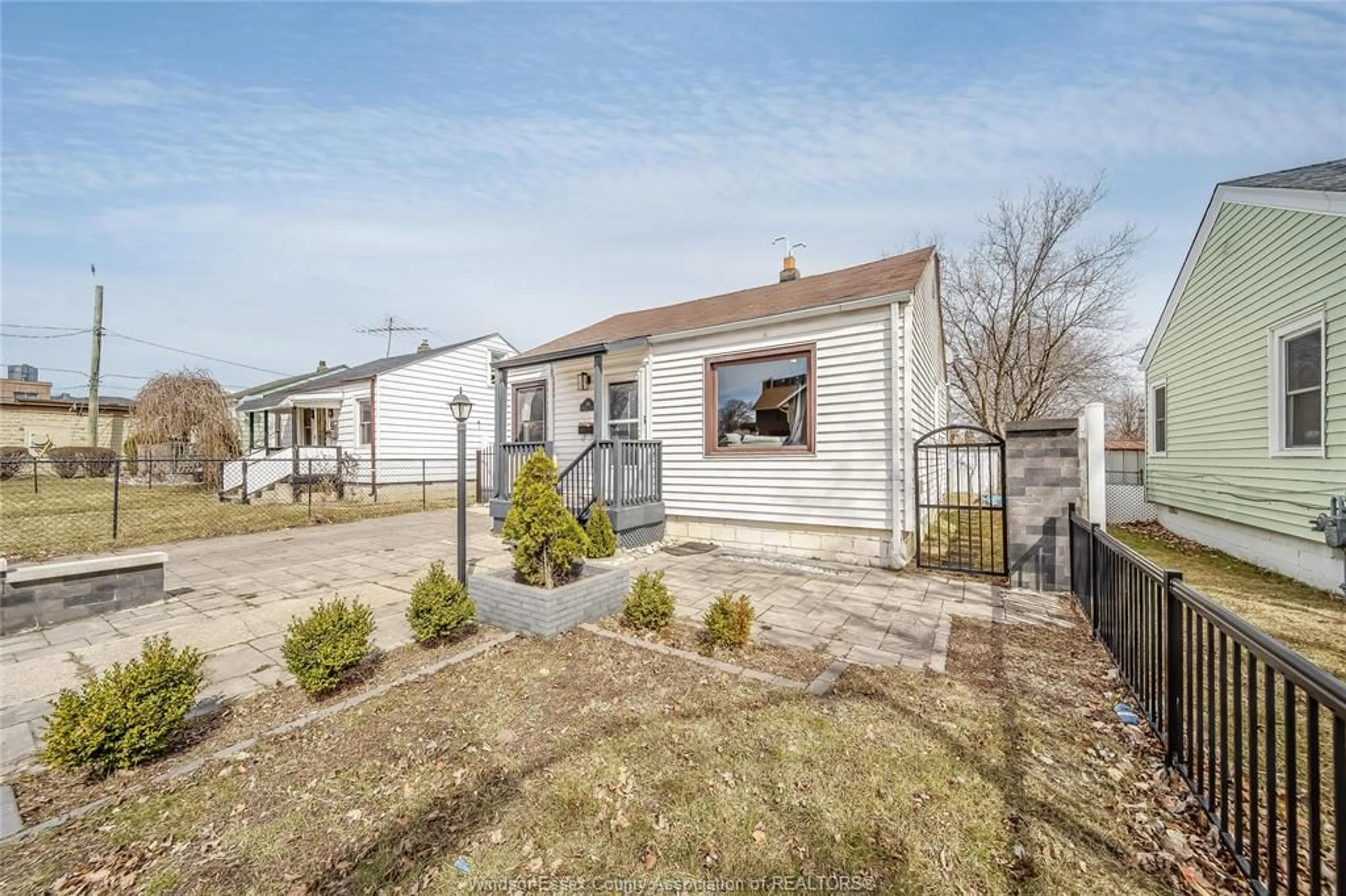 Unknown for 744 MCDOUGALL St, Windsor Ontario N9A 1L8