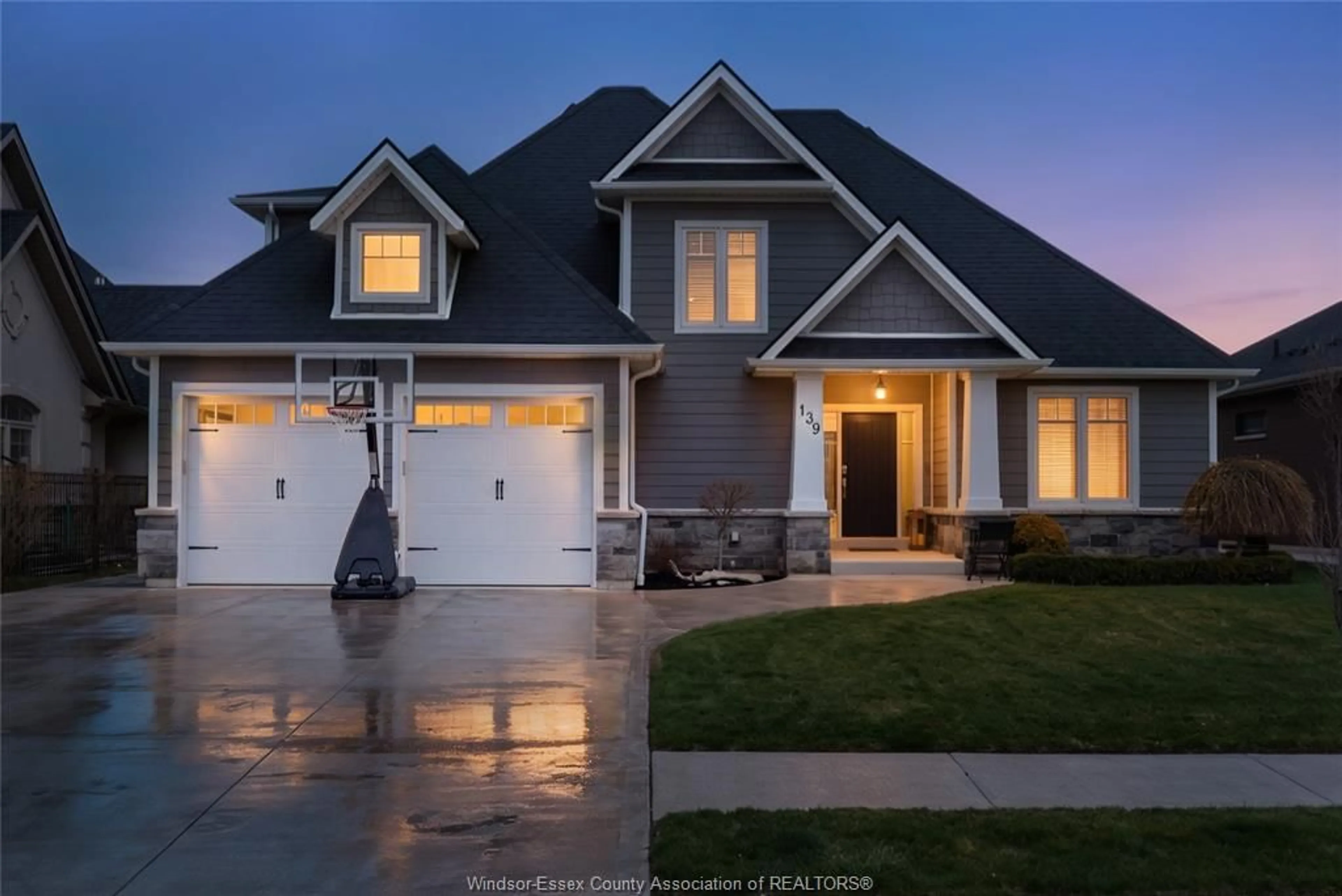 Home with vinyl exterior material, street for 139 Blue Jay Cres, Kingsville Ontario N9Y 0E3