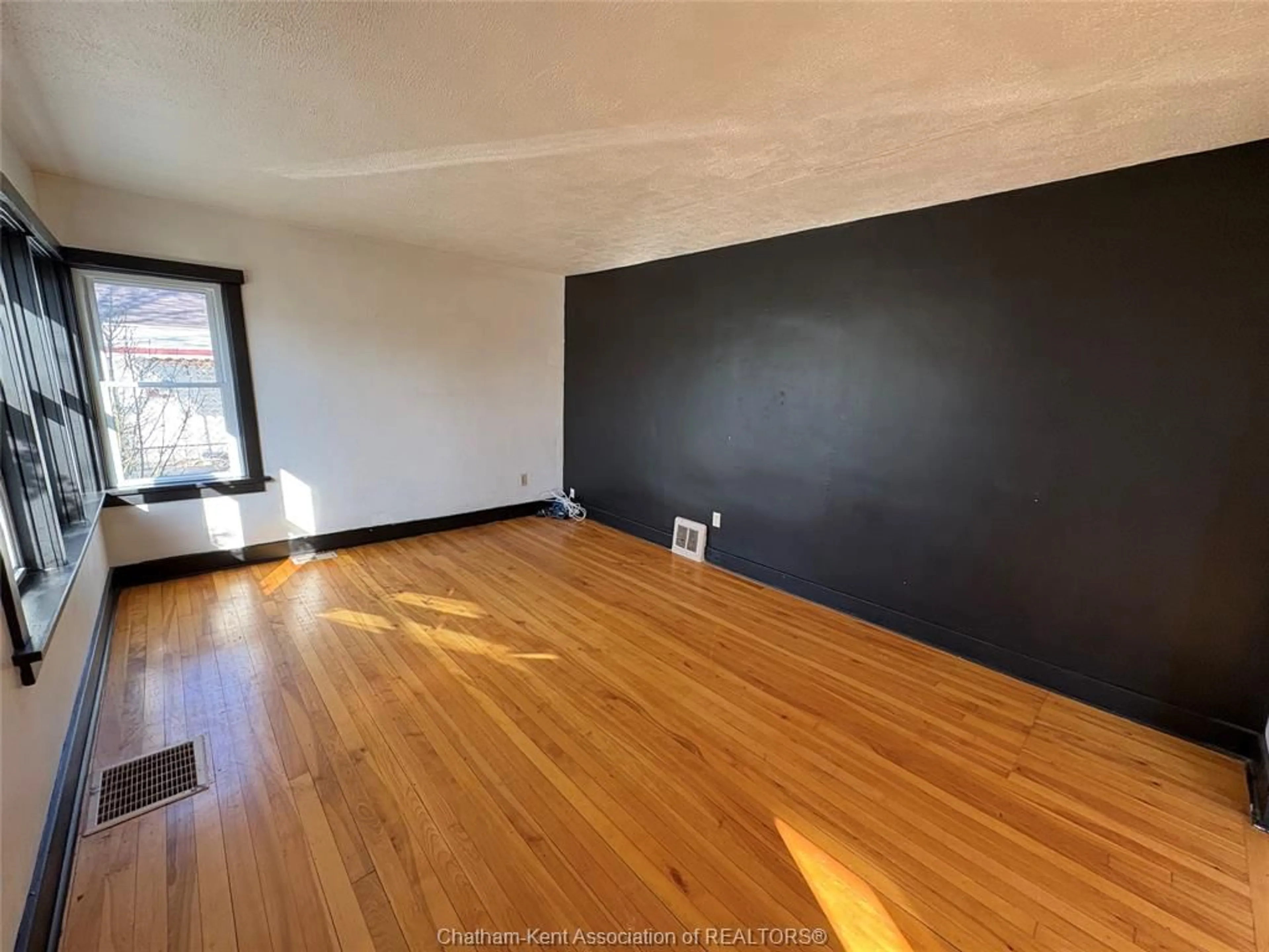 A pic of a room for 20 KERR Ave, Chatham Ontario N7M 1B7