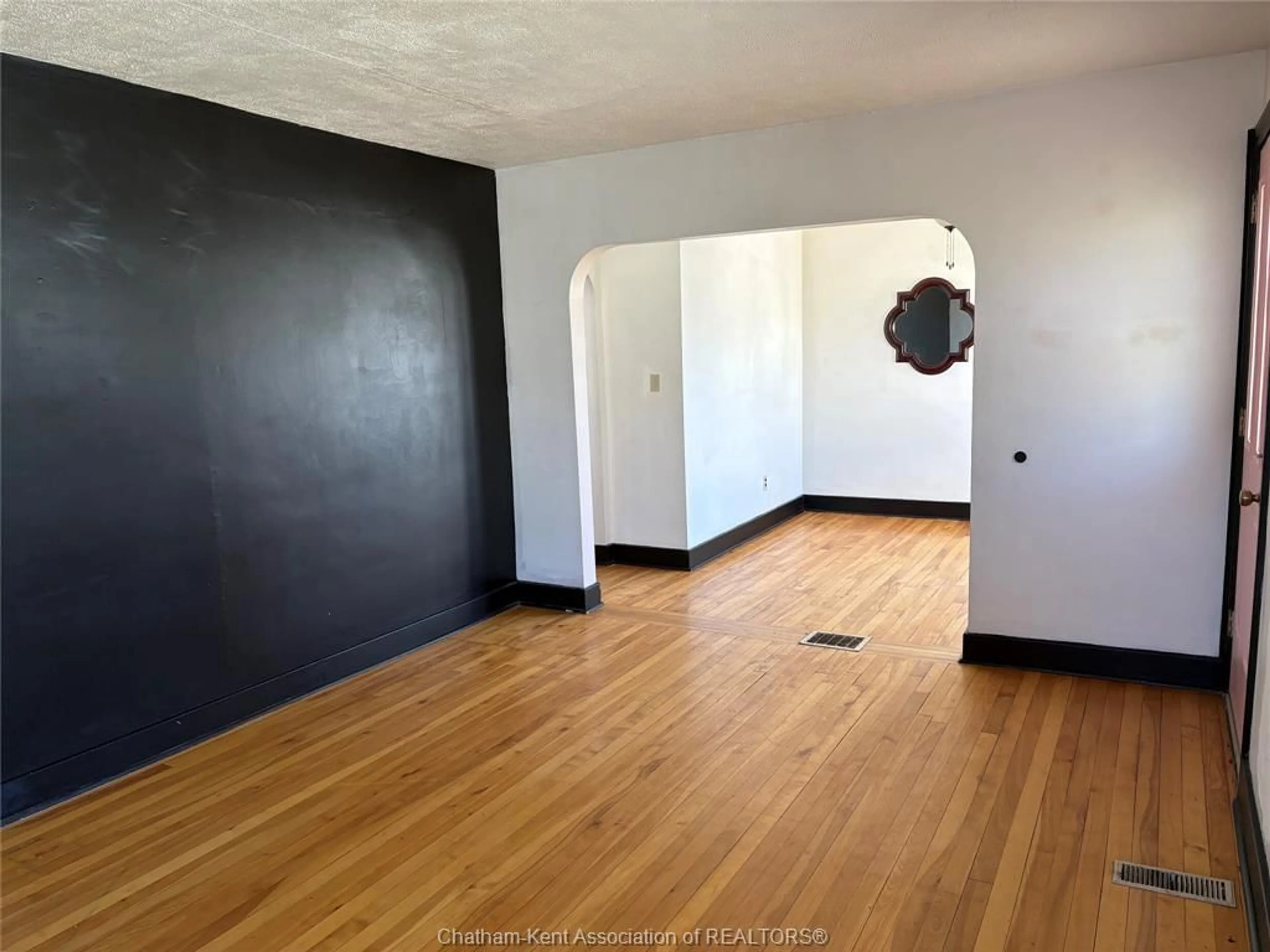 A pic of a room for 20 KERR Ave, Chatham Ontario N7M 1B7