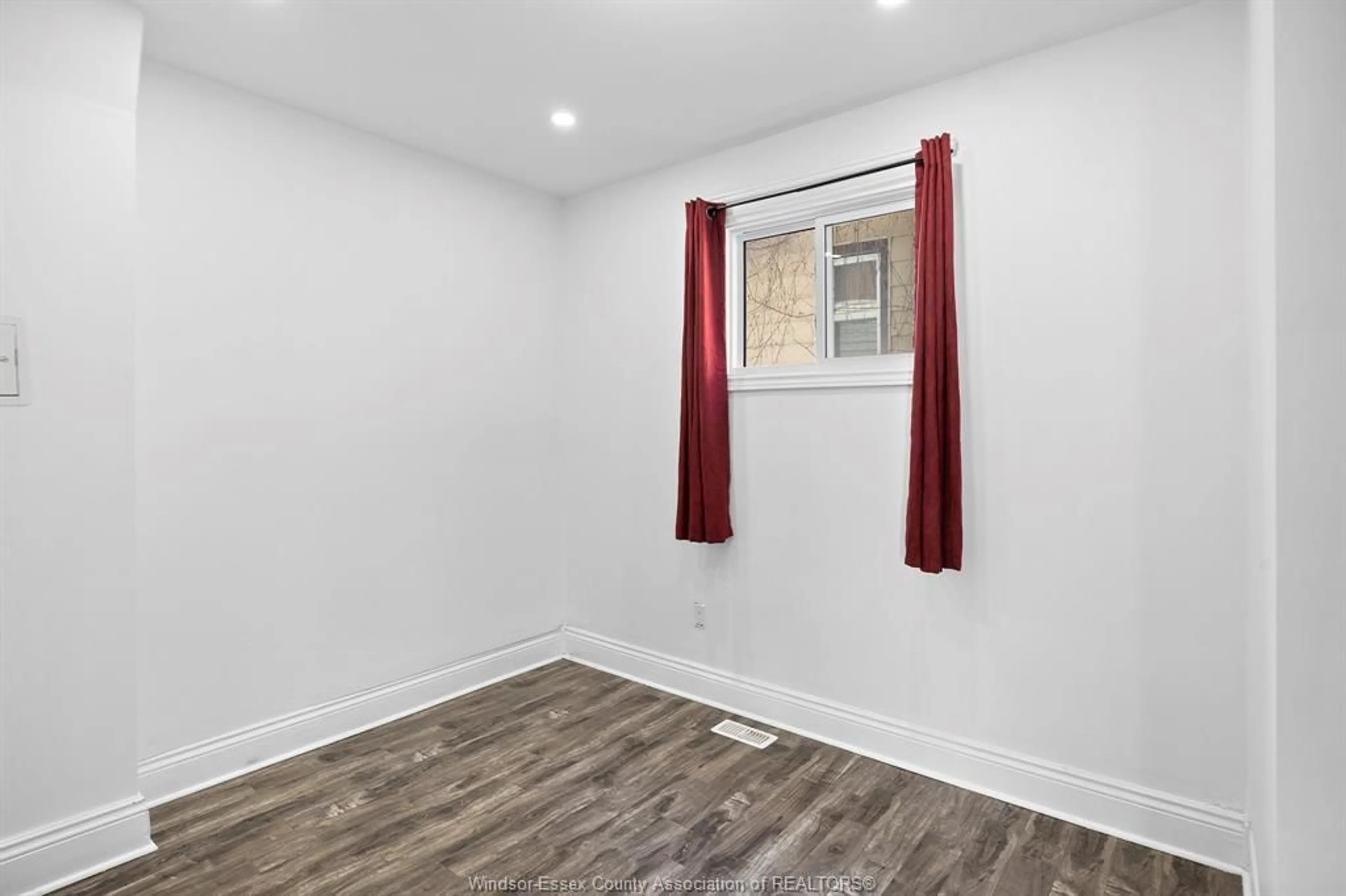 A pic of a room for 750 JANETTE Ave, Windsor Ontario N9A 4Z7