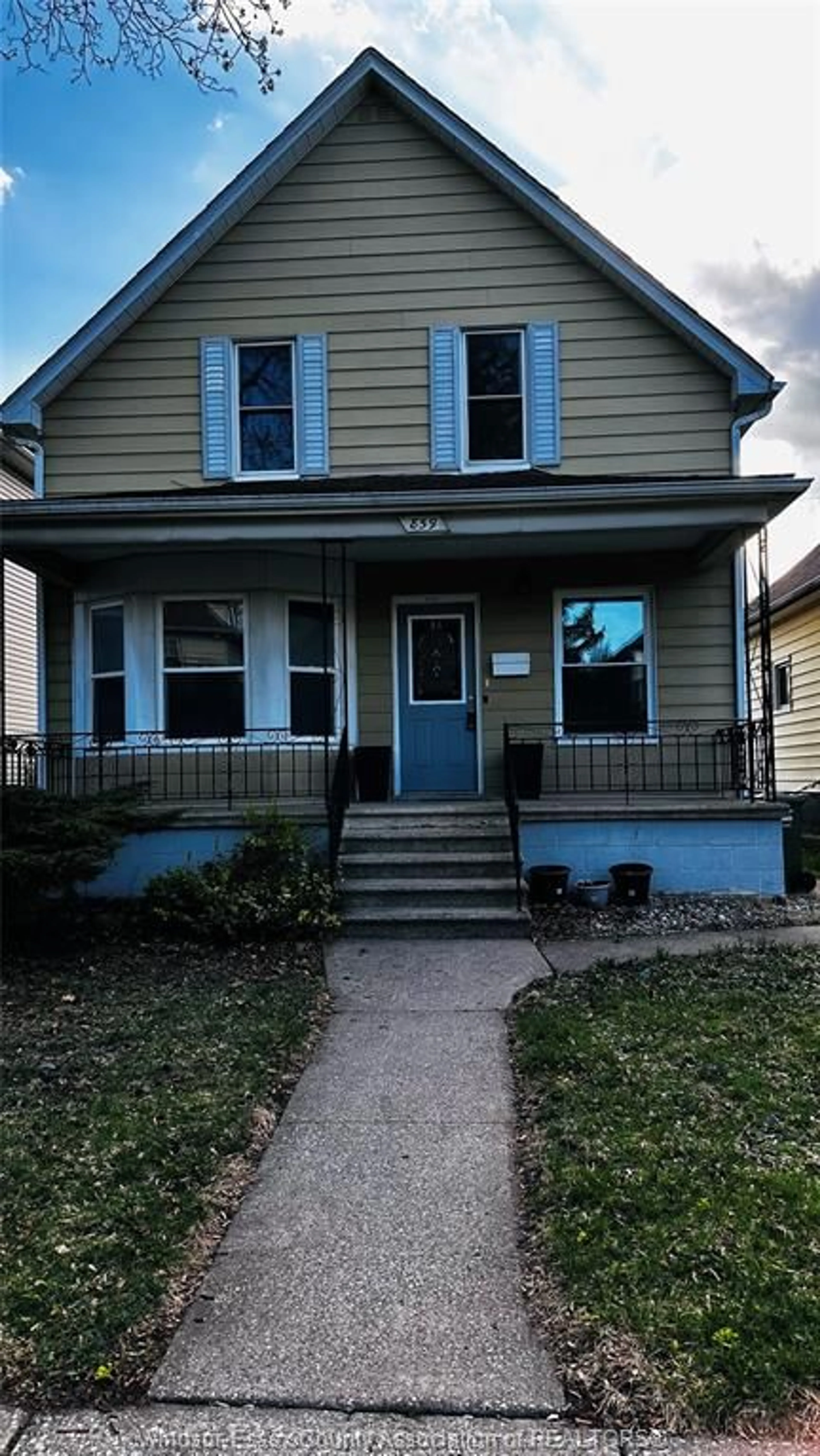 Home with vinyl exterior material, street for 859 PIERRE Ave, Windsor Ontario N9A 2K9