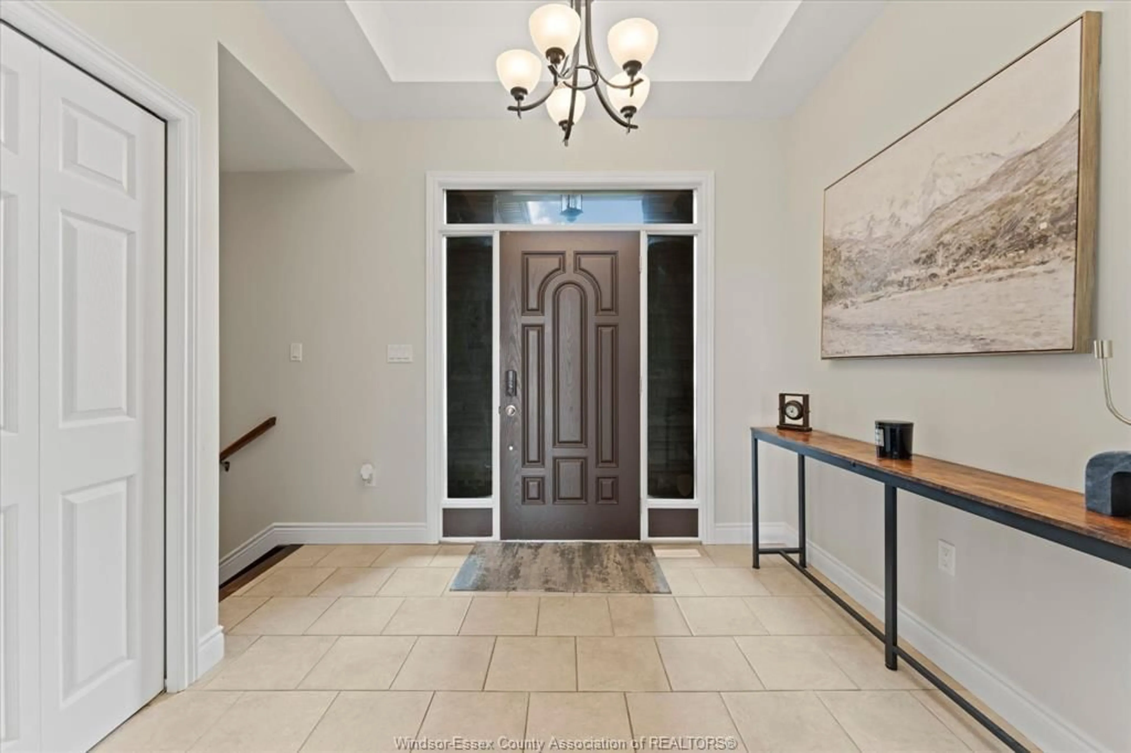 Indoor entryway for 1310 DEER RUN Trail, Lakeshore Ontario N0R 1V0