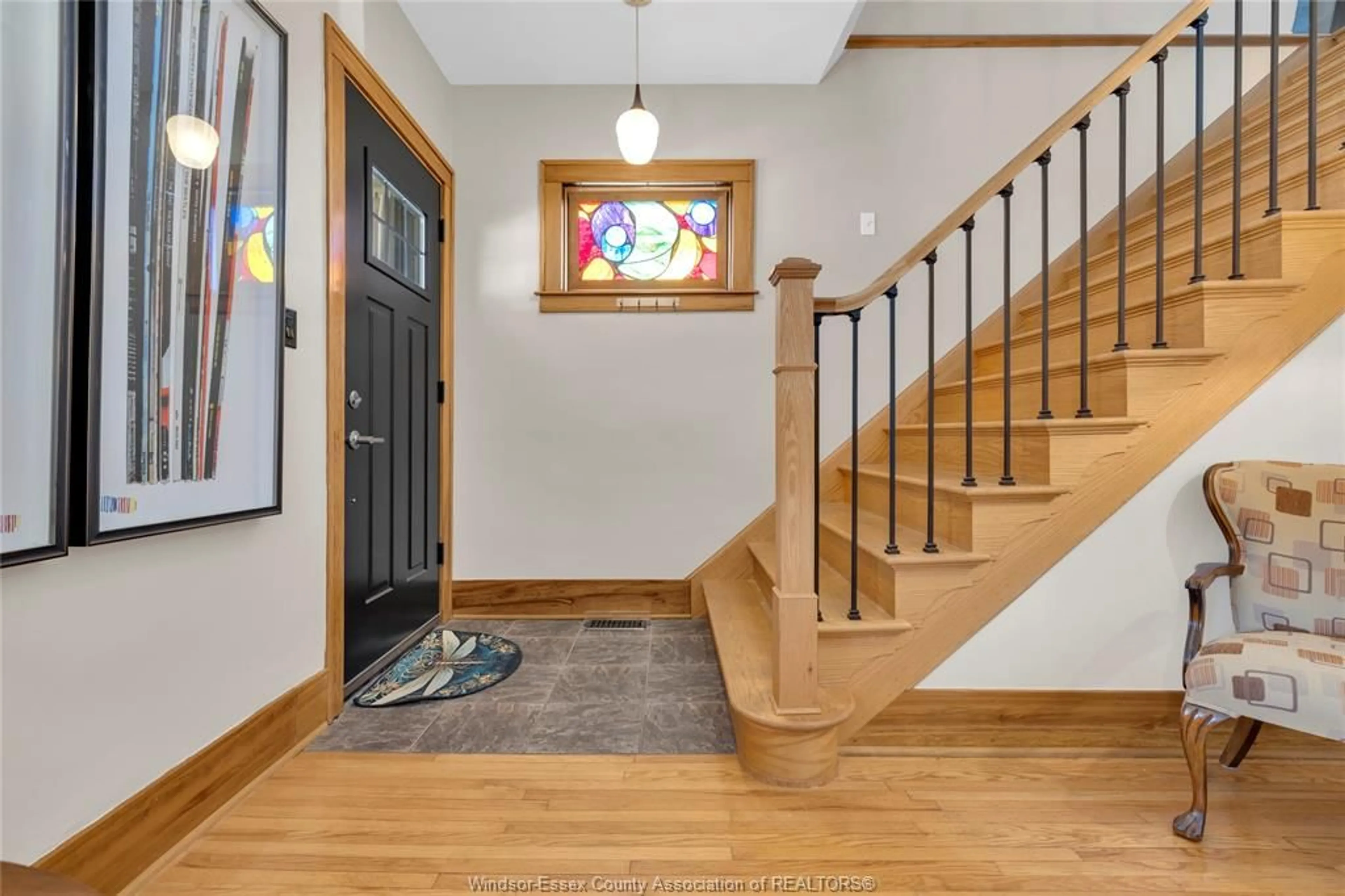 Indoor entryway for 2150 LINCOLN Rd, Windsor Ontario N8W 2R1