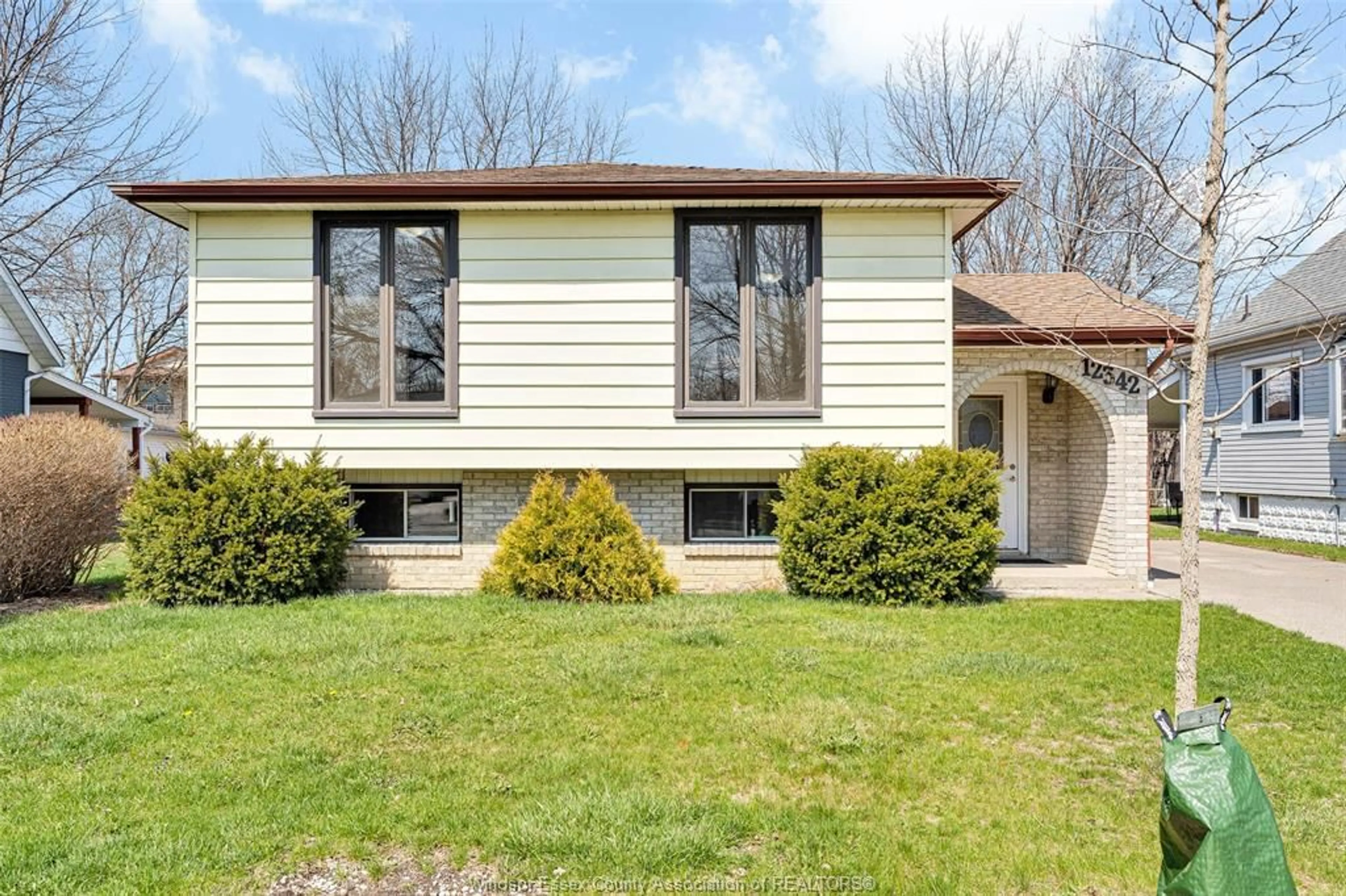 Home with vinyl exterior material, street for 12342 LACHANCE Crt, Tecumseh Ontario N8N 1L6