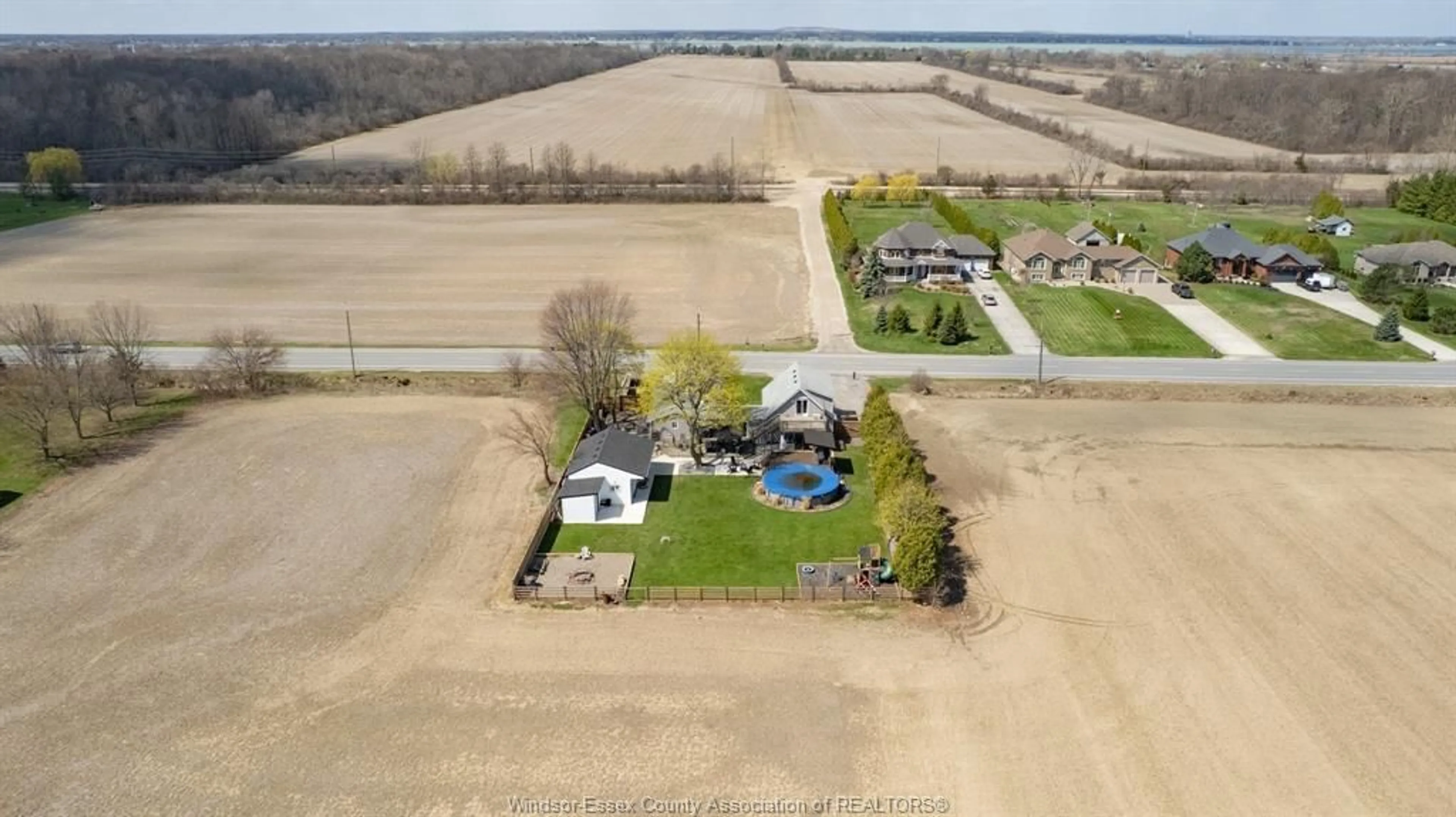 A pic from outside/outdoor area/front of a property/back of a property/a pic from drone, water/lake/river/ocean view for 1331 CONCESSION RD 2 N, Amherstburg Ontario N9V 3R3