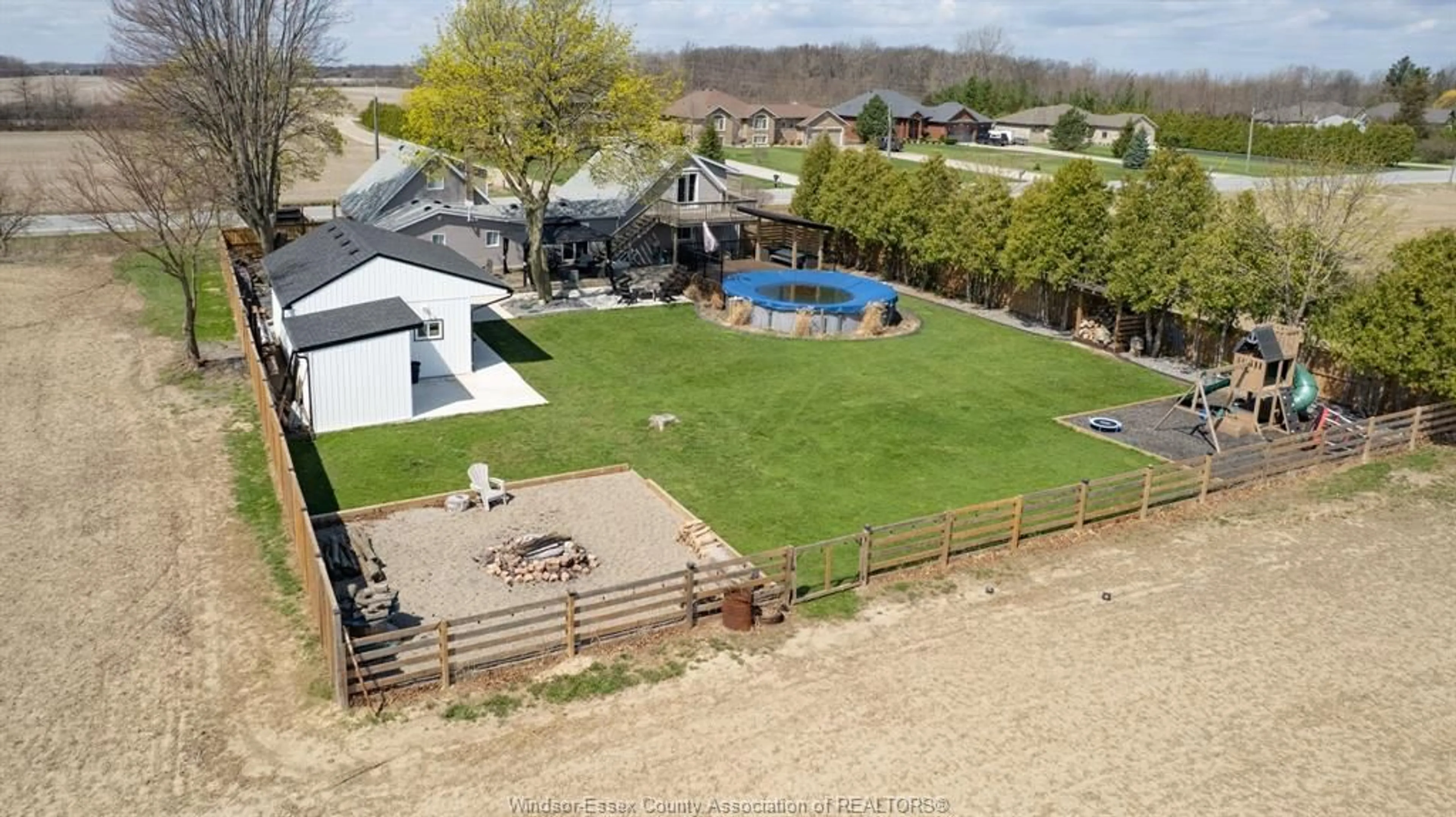 A pic from outside/outdoor area/front of a property/back of a property/a pic from drone, water/lake/river/ocean view for 1331 CONCESSION RD 2 N, Amherstburg Ontario N9V 3R3