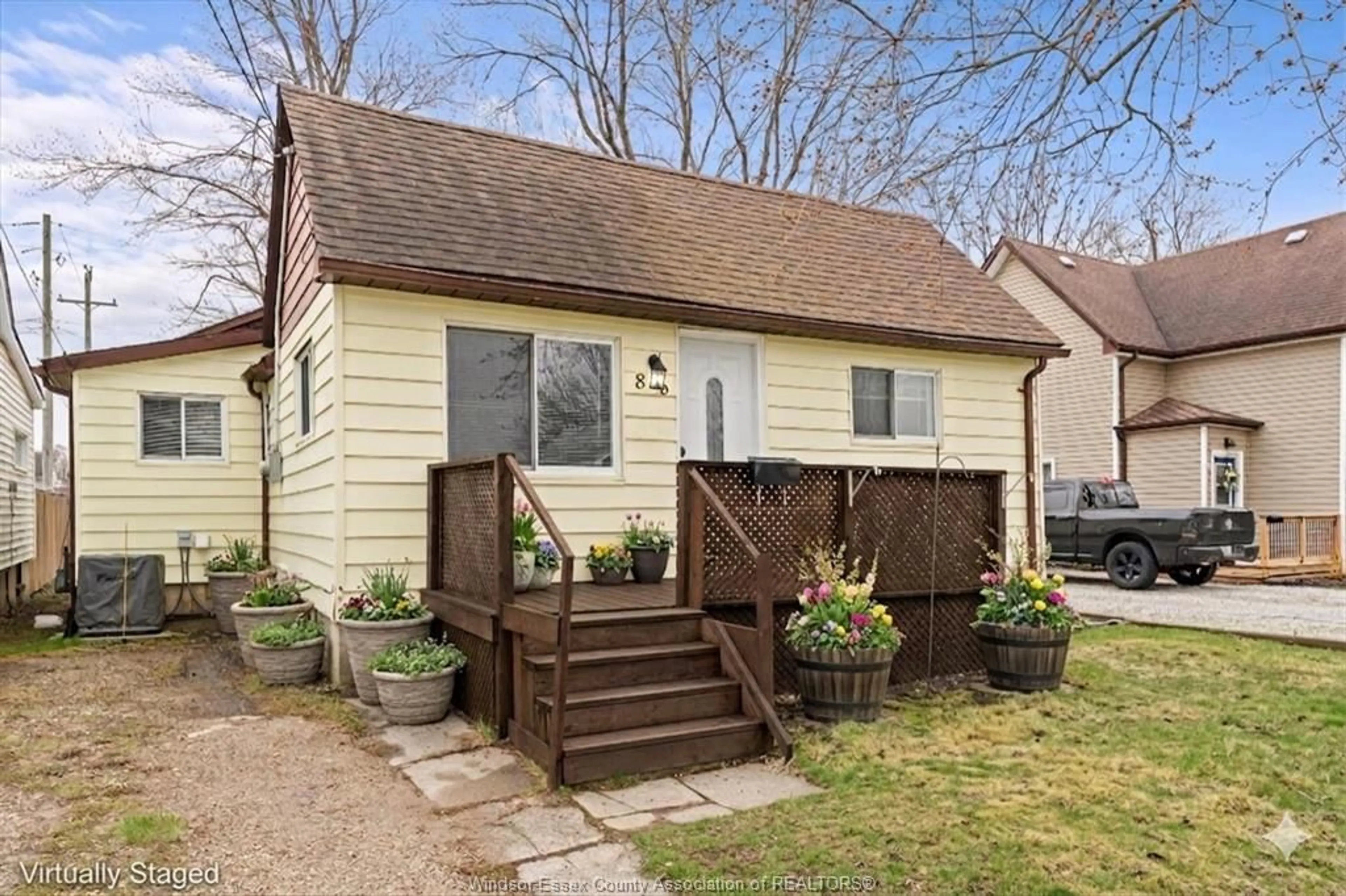 Home with vinyl exterior material, street for 86 BRIEN Ave, Essex Ontario N8M 1W1