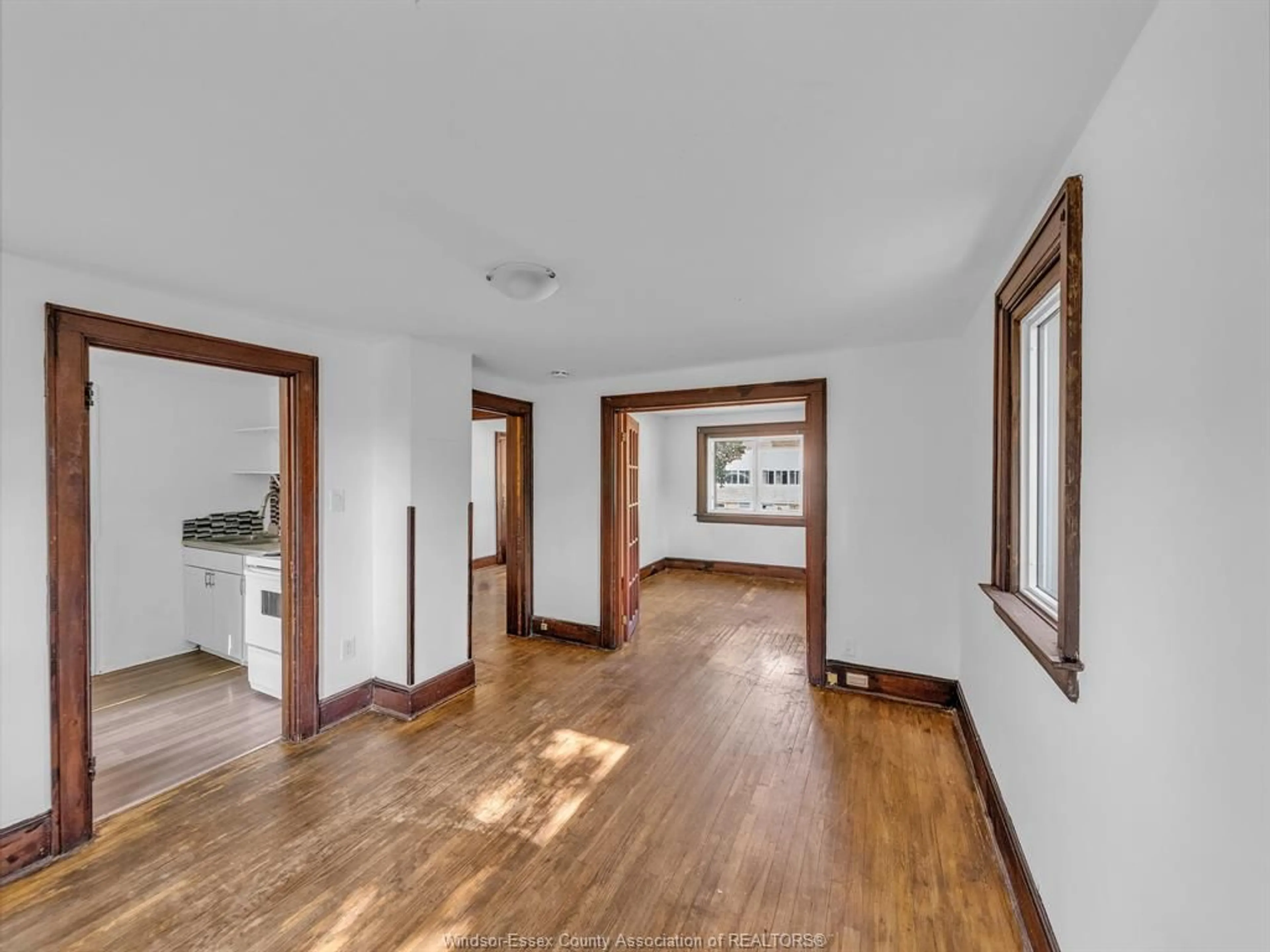 Unknown for 527-531 MCEWAN, Windsor Ontario N9B 2E7