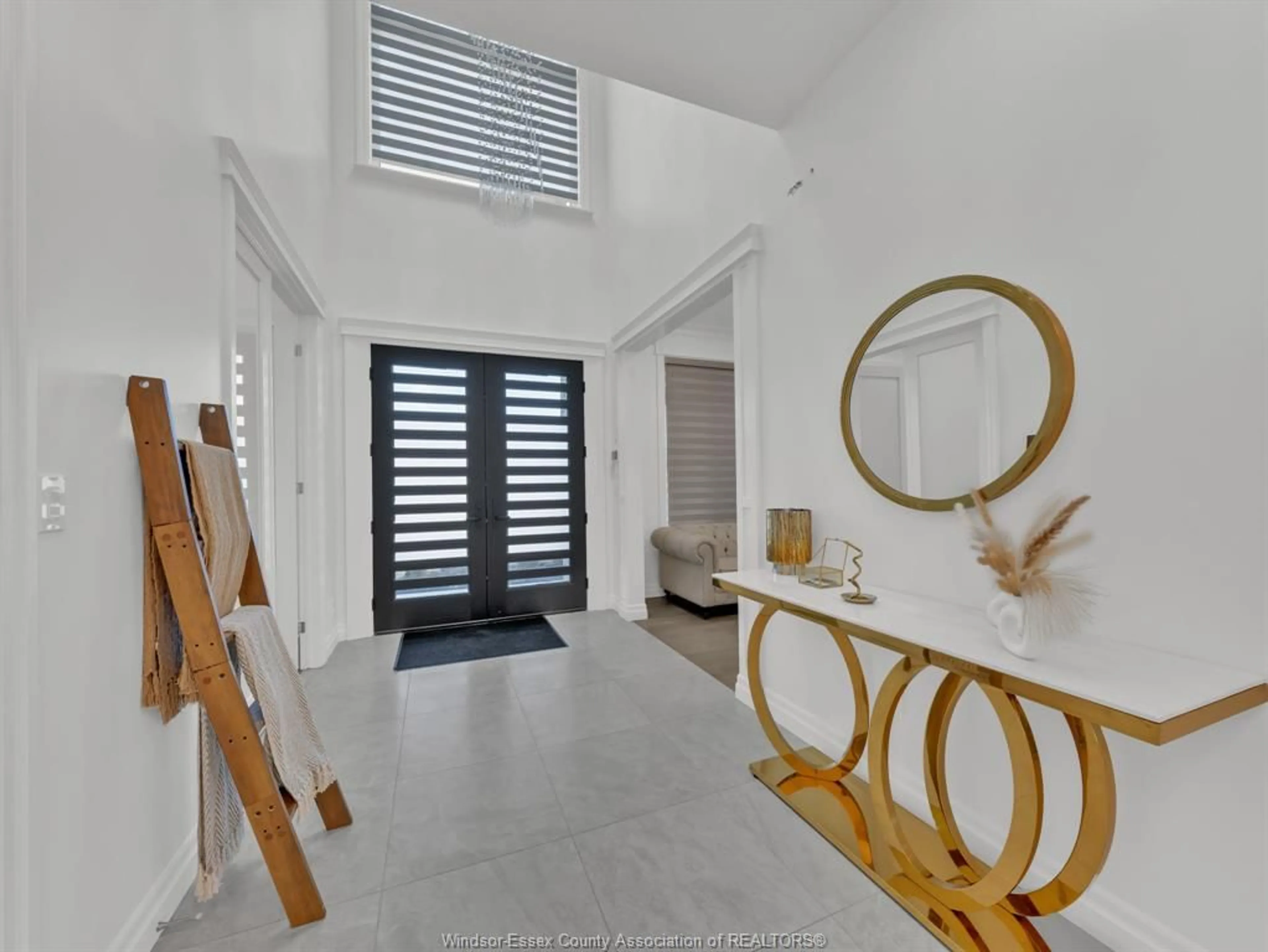 Indoor foyer for 4461 CATERINA, LaSalle Ontario N9H 0N3