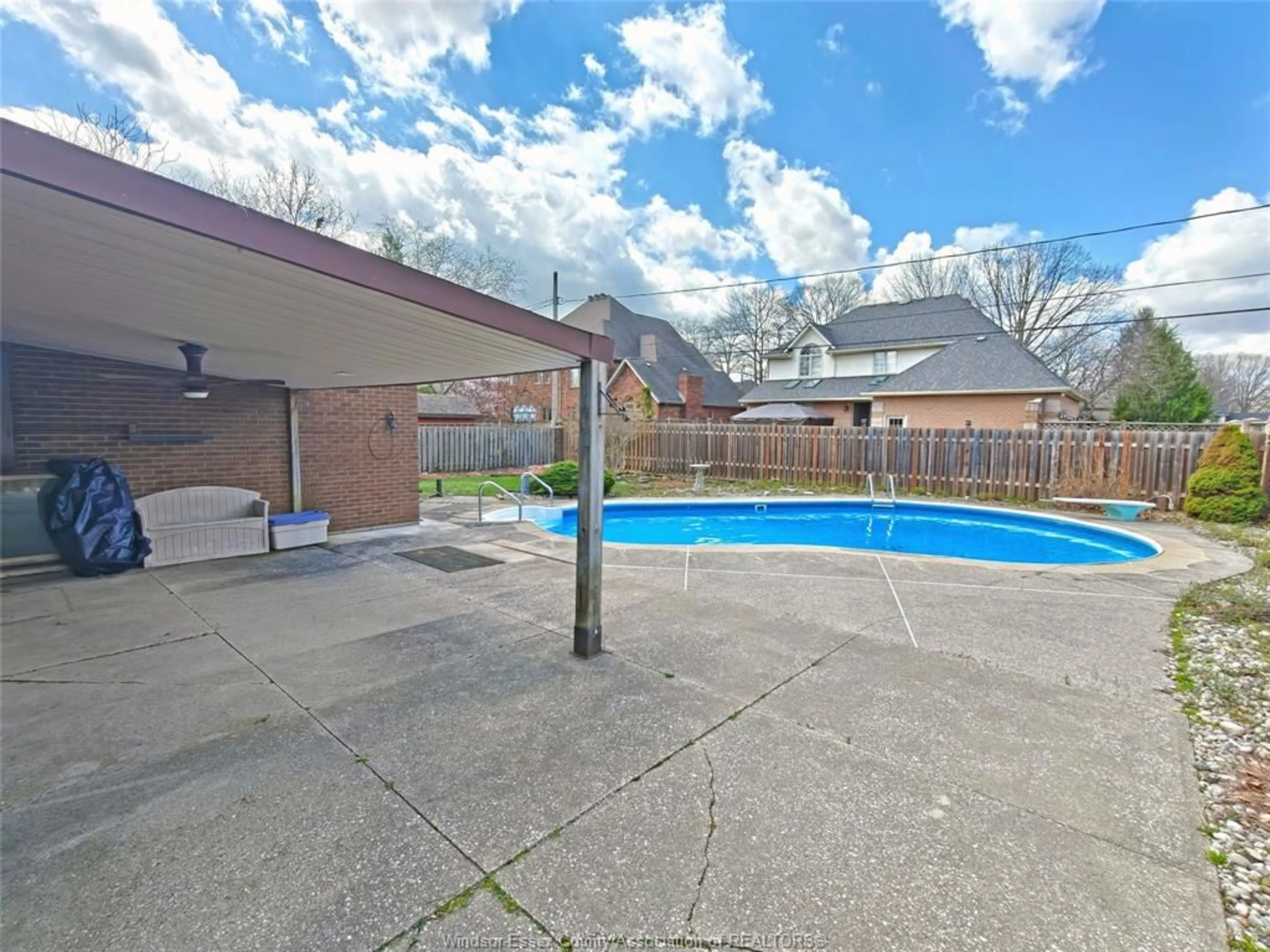 Pool for 5865 NINTH, LaSalle Ontario N9H 1Y7