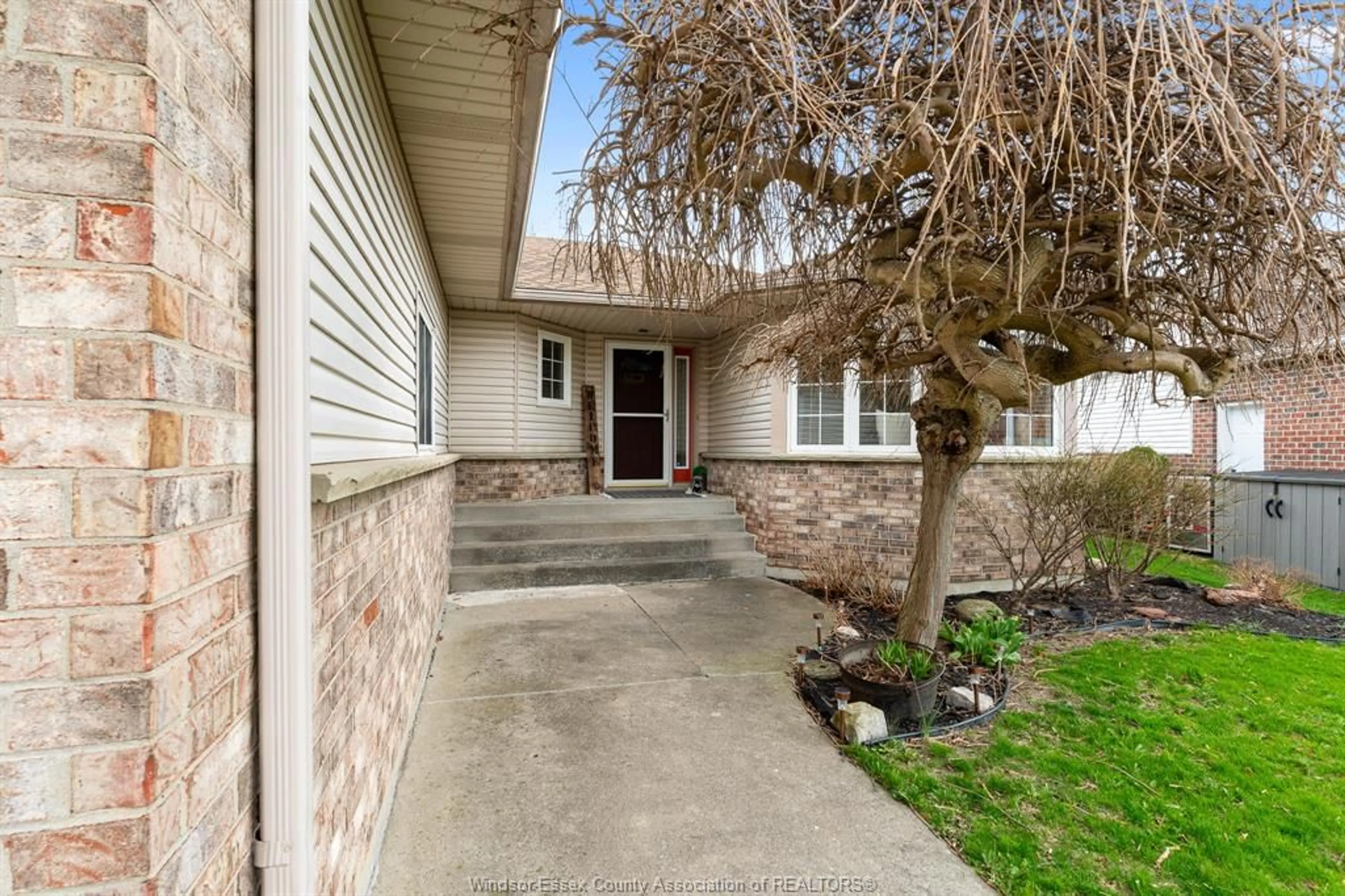 Unknown for 9 HEATON St, Amherstburg Ontario N9V 3Y9