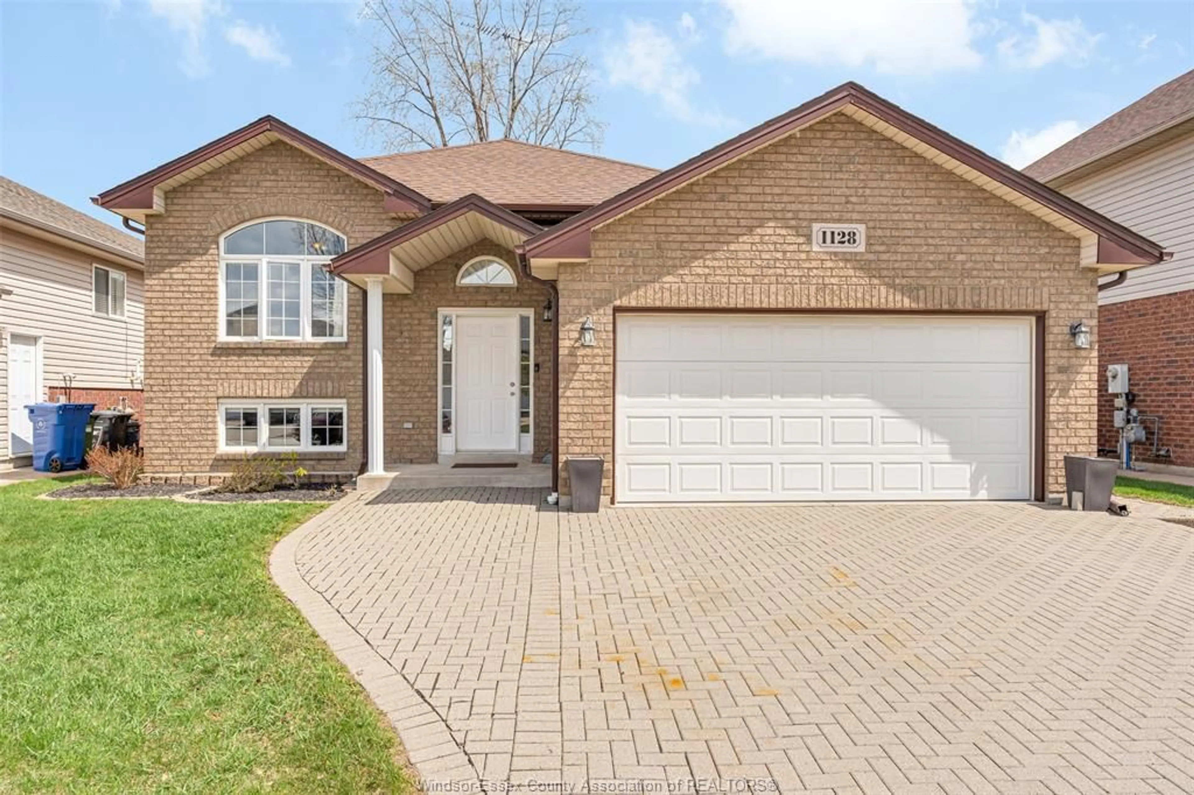 Home with brick exterior material, street for 1128 FREDERICA, Windsor Ontario N8P 1V9