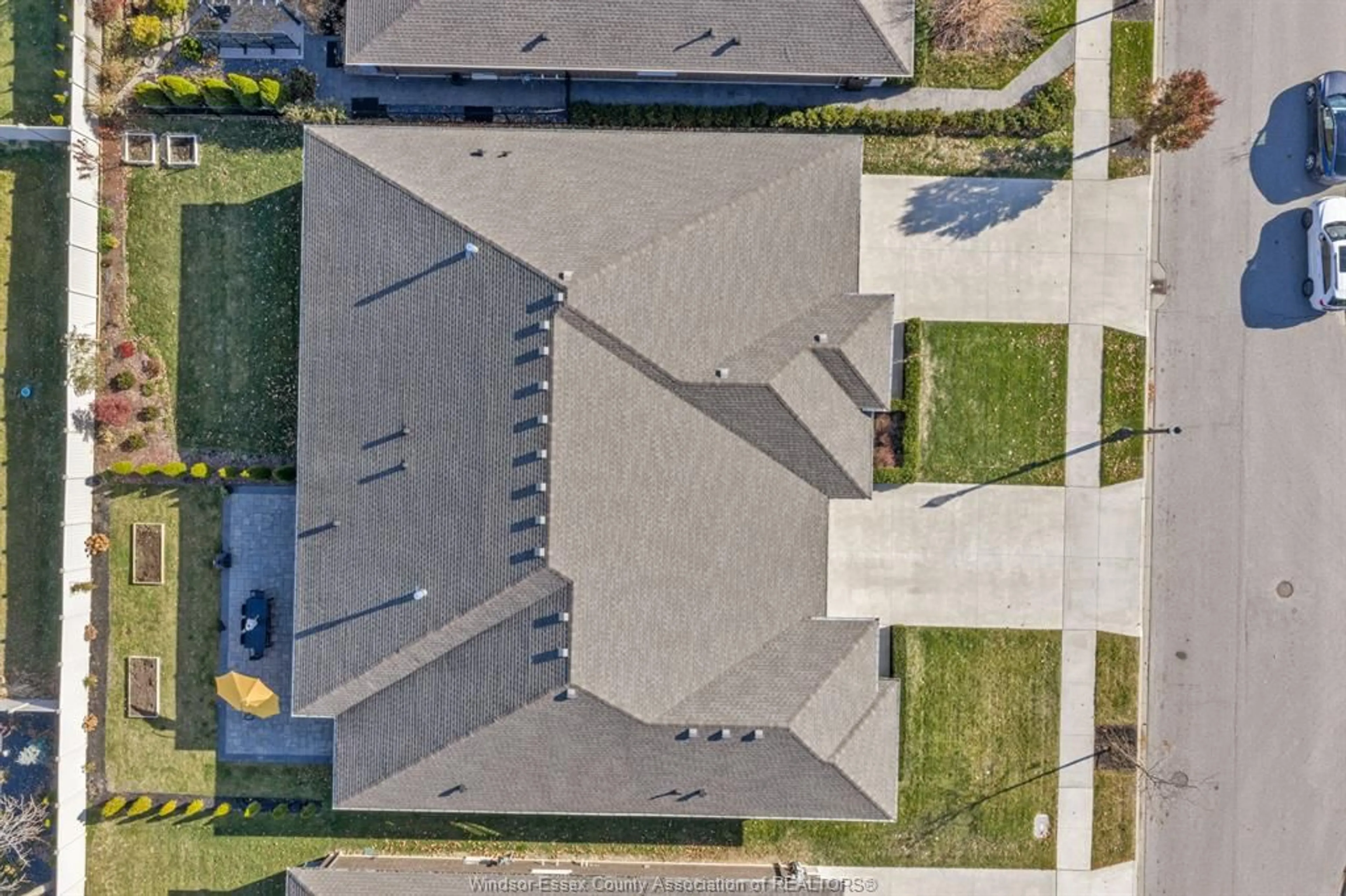 A pic from outside/outdoor area/front of a property/back of a property/a pic from drone, unknown for 3639 SEVEN LAKES Dr, LaSalle Ontario N9H 0E5