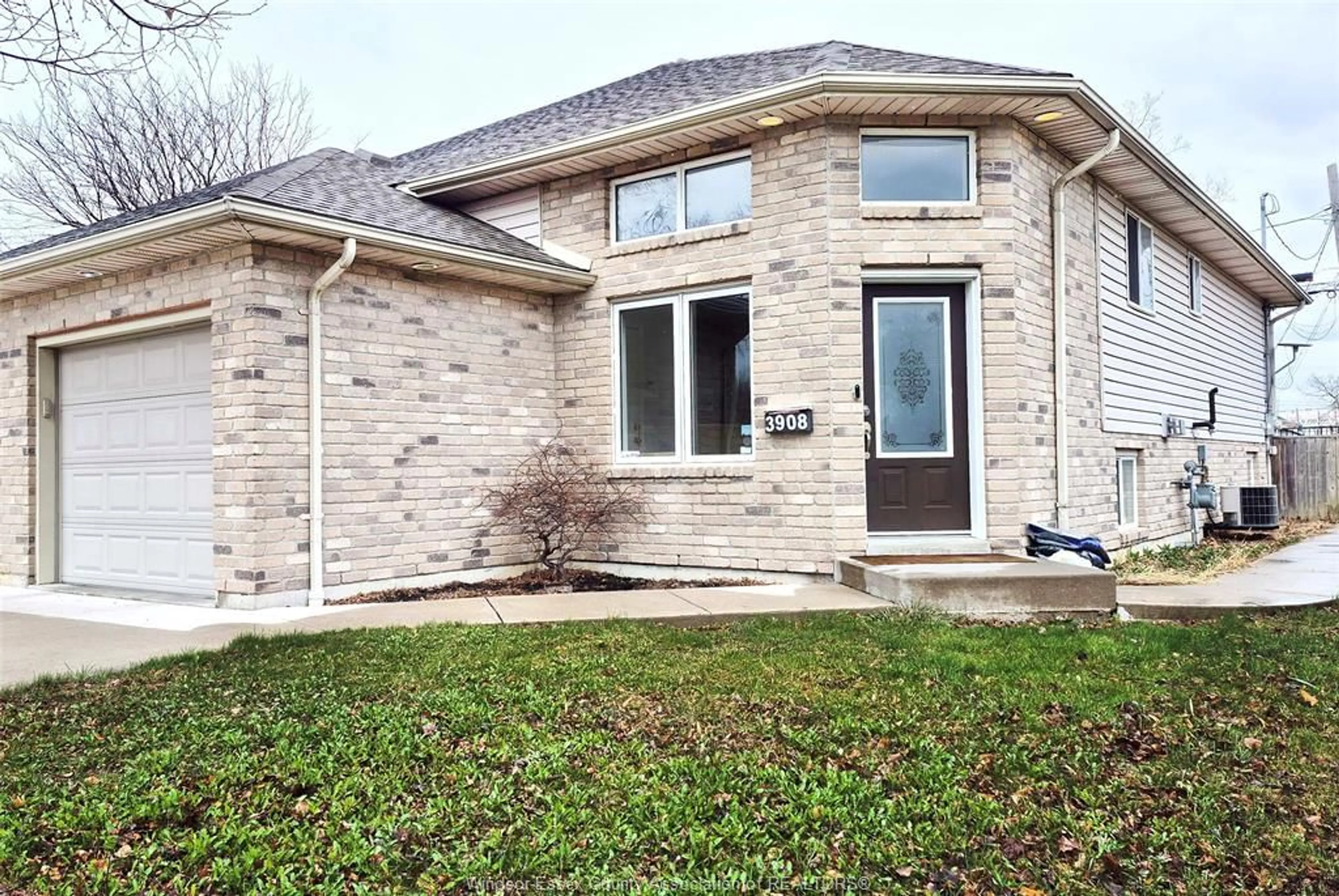 Home with brick exterior material, street for 3908 BYNG Rd, Windsor Ontario N8W 3J6