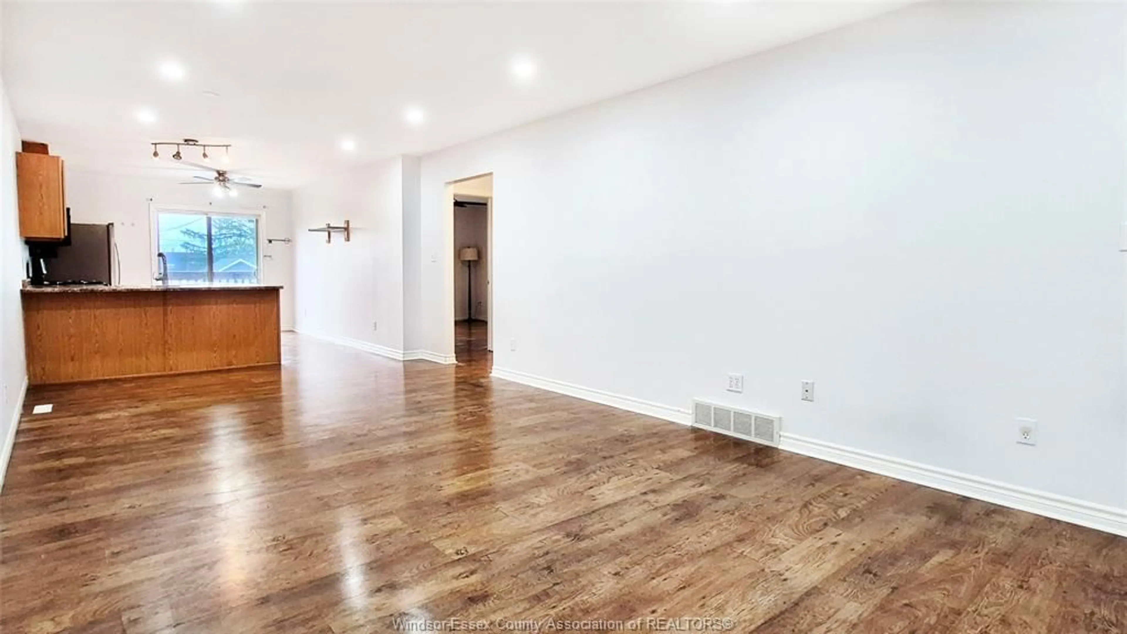 A pic of a room for 3908 BYNG Rd, Windsor Ontario N8W 3J6