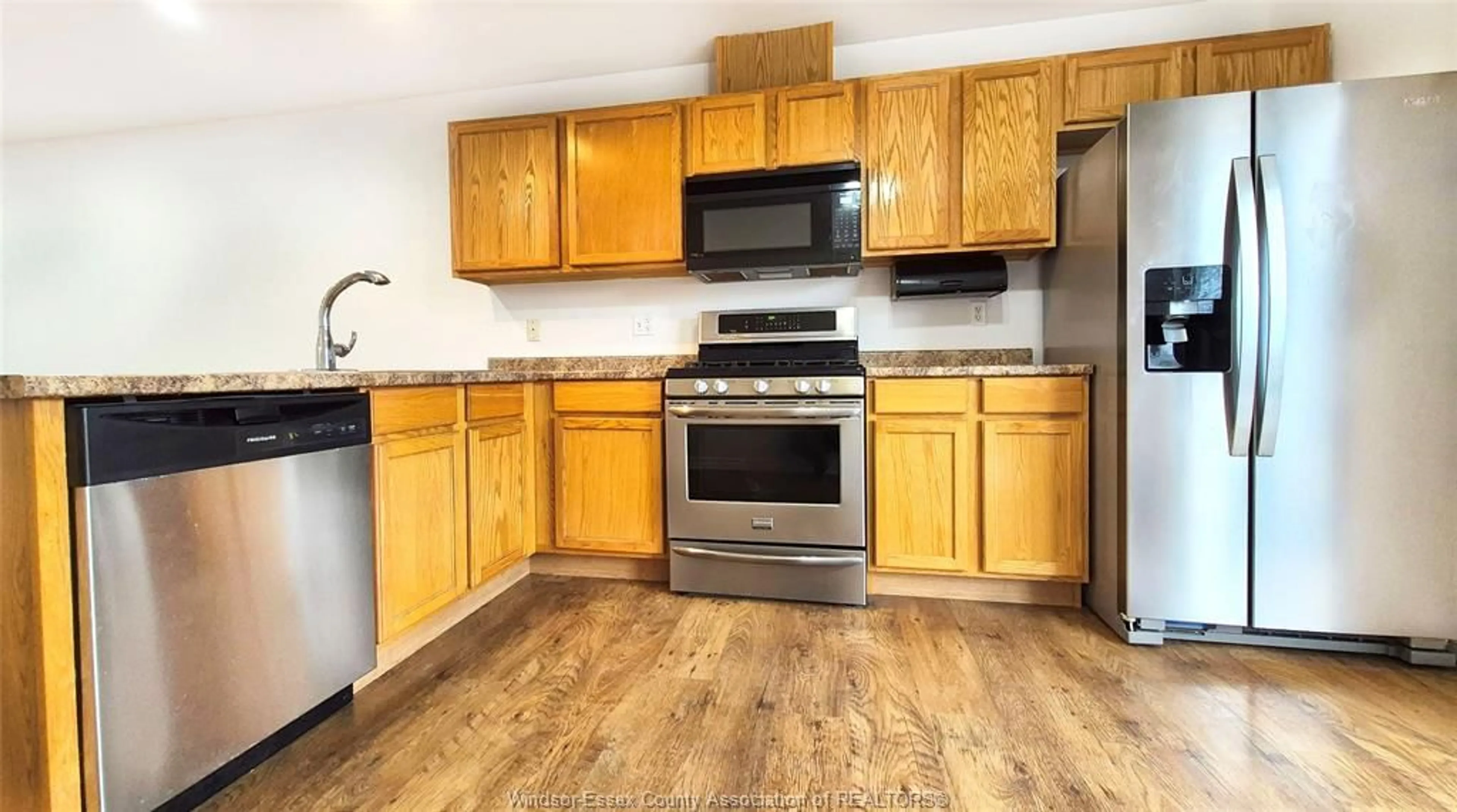 Standard kitchen, wood/laminate floor for 3908 BYNG Rd, Windsor Ontario N8W 3J6
