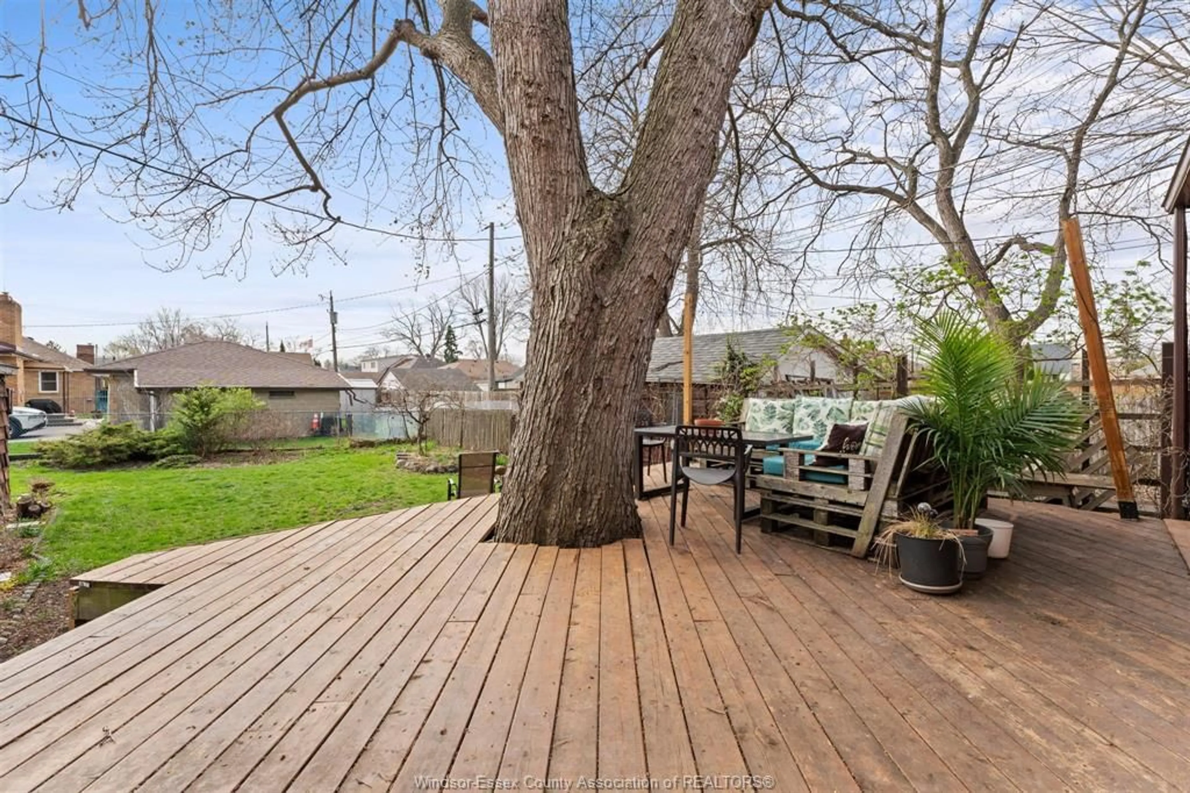 Patio, unknown for 7661 ST. ROSE Ave, Windsor Ontario N8S 1Y8