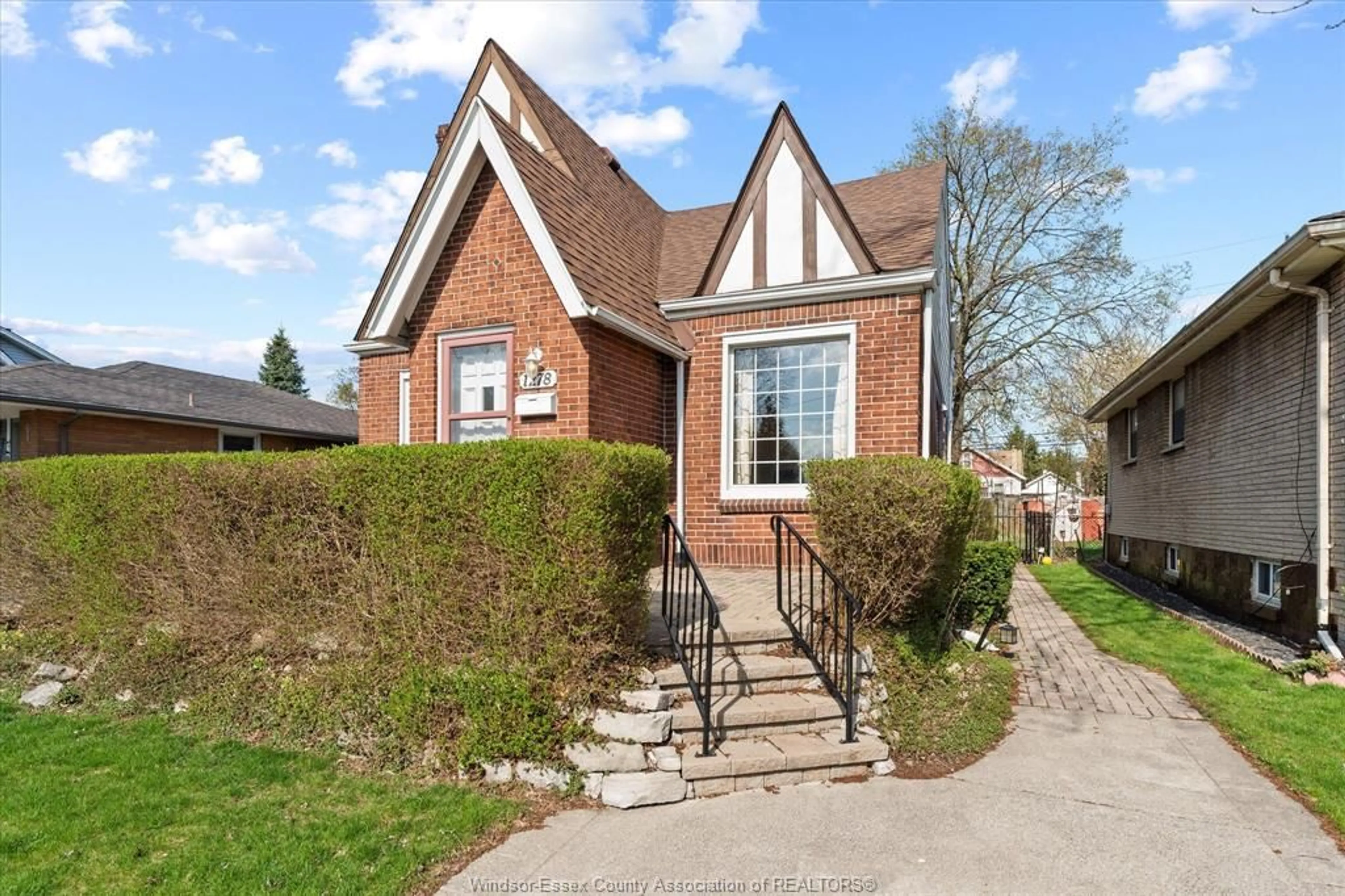 Home with brick exterior material, street for 1278 JANETTE Ave, Windsor Ontario N8X 1Y6