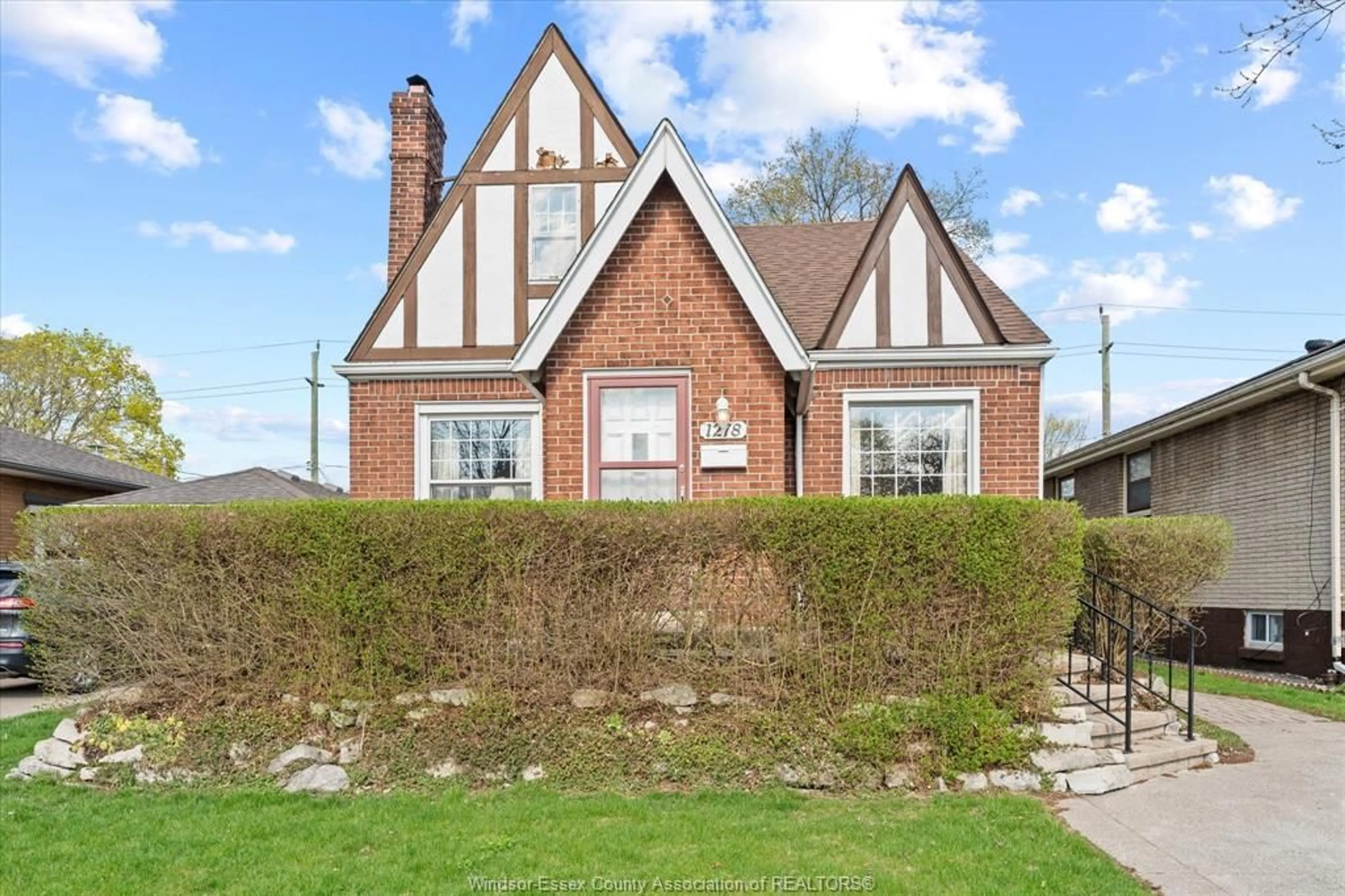 Home with brick exterior material, street for 1278 JANETTE Ave, Windsor Ontario N8X 1Y6