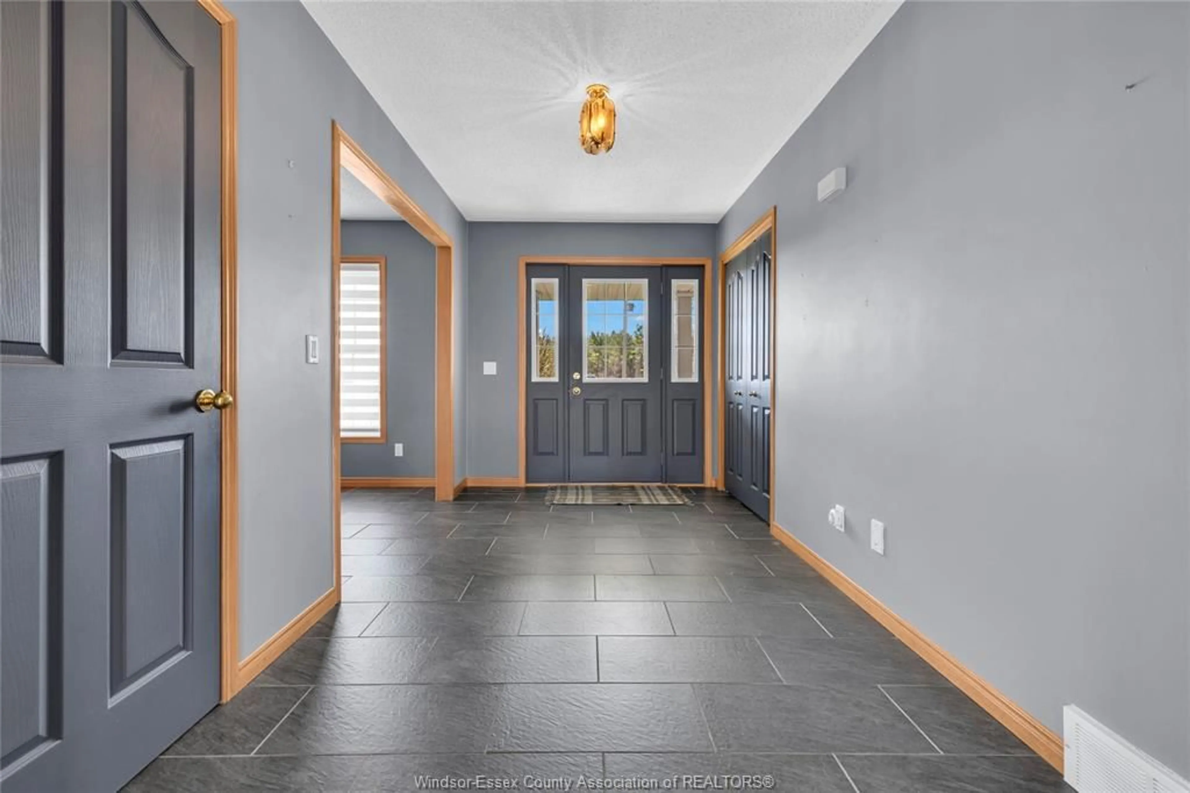 Indoor entryway for 1201 GESTO Sideroad, Essex Ontario N8M 2X6