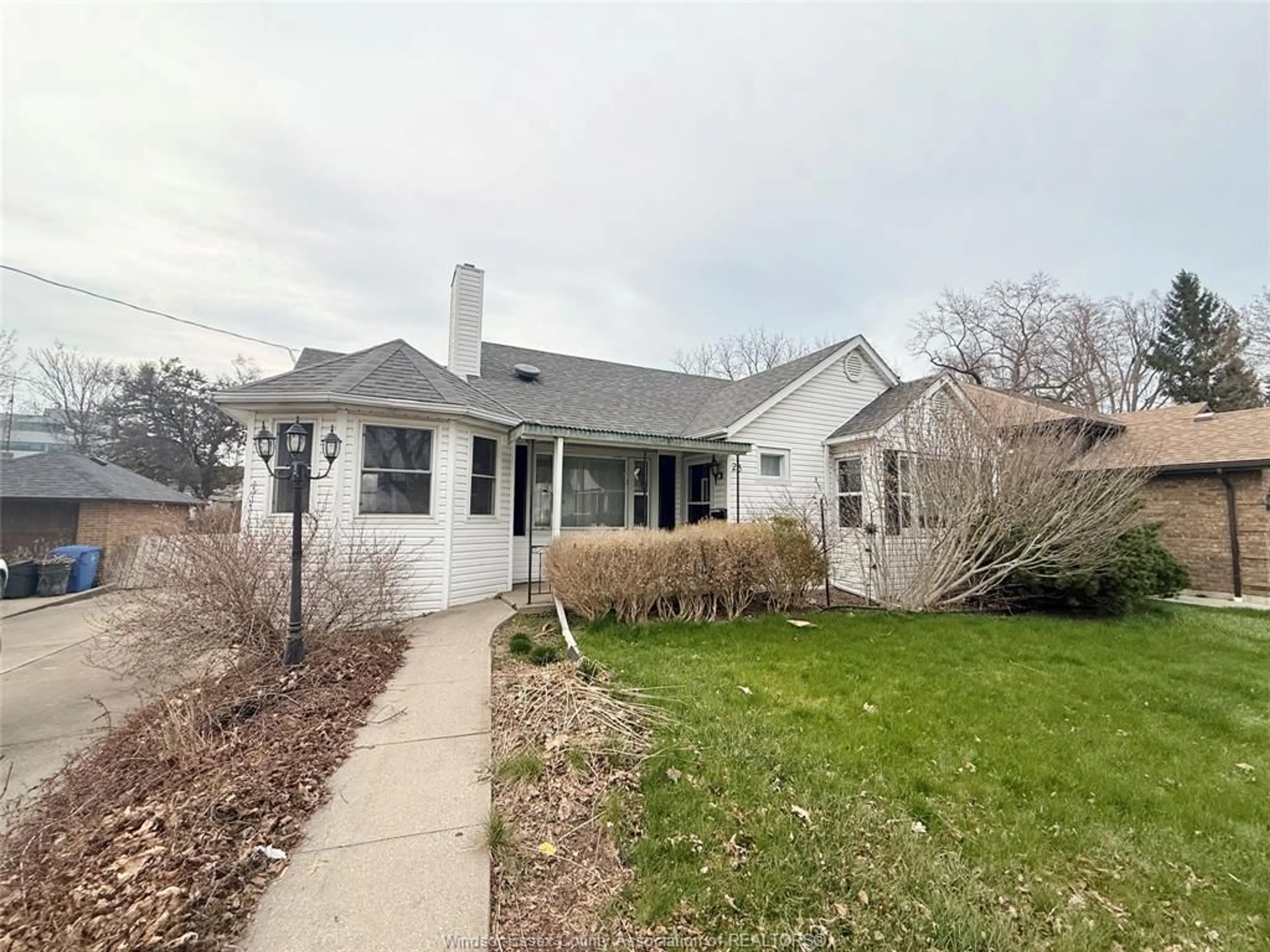 A pic from outside/outdoor area/front of a property/back of a property/a pic from drone, street for 23 MARLBOROUGH St, Leamington Ontario N8H 1W5