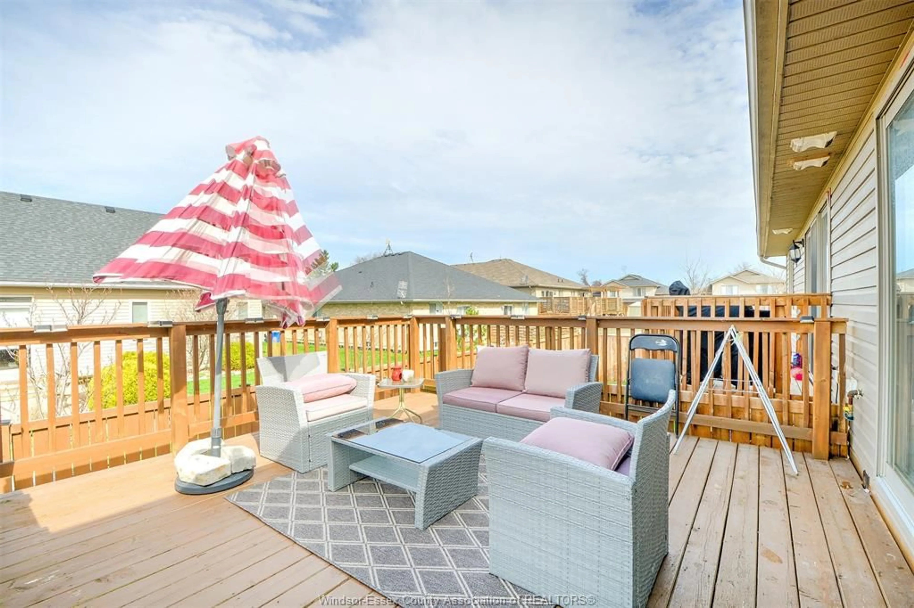 Patio, water/lake/river/ocean view for 212 ADAMS Ave, Amherstburg Ontario N9V 0B2