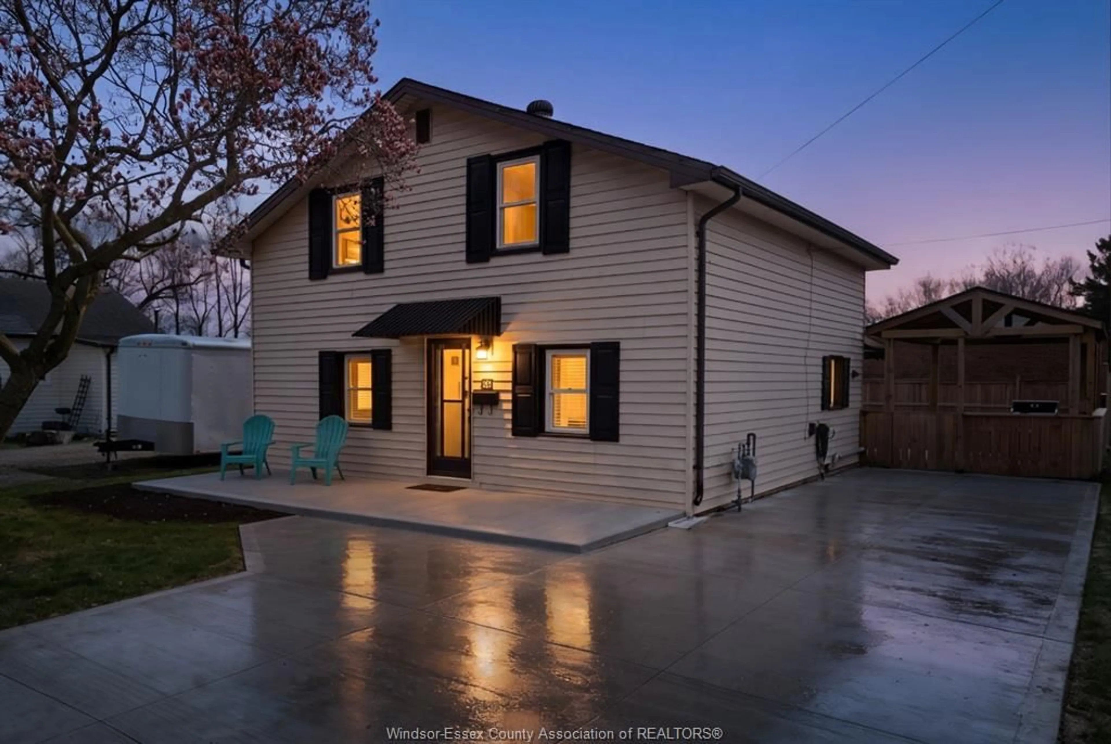 Home with vinyl exterior material, street for 315 RIVER Ave, LaSalle Ontario N9J 1A1