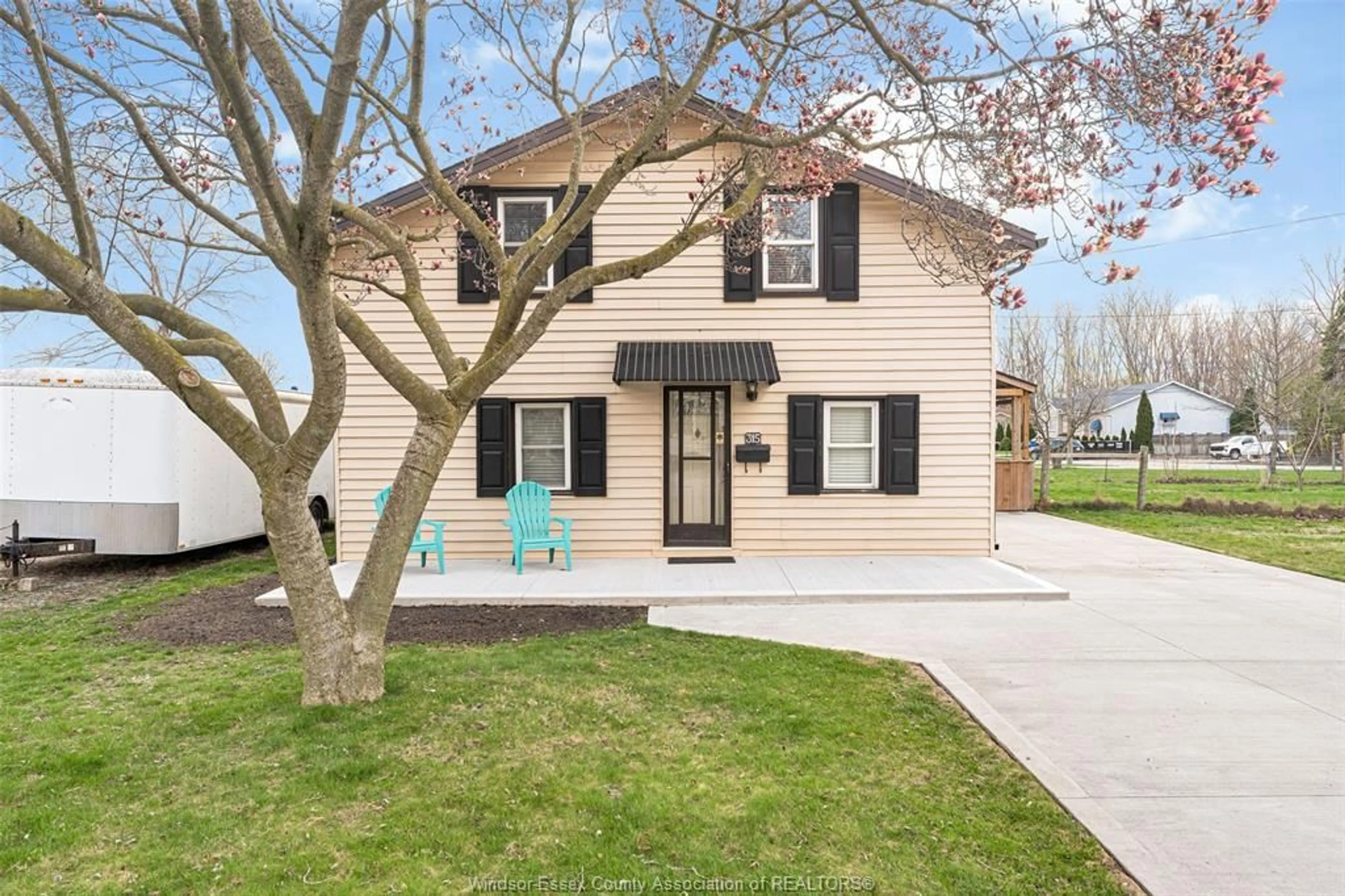 Home with vinyl exterior material, street for 315 RIVER Ave, LaSalle Ontario N9J 1A1