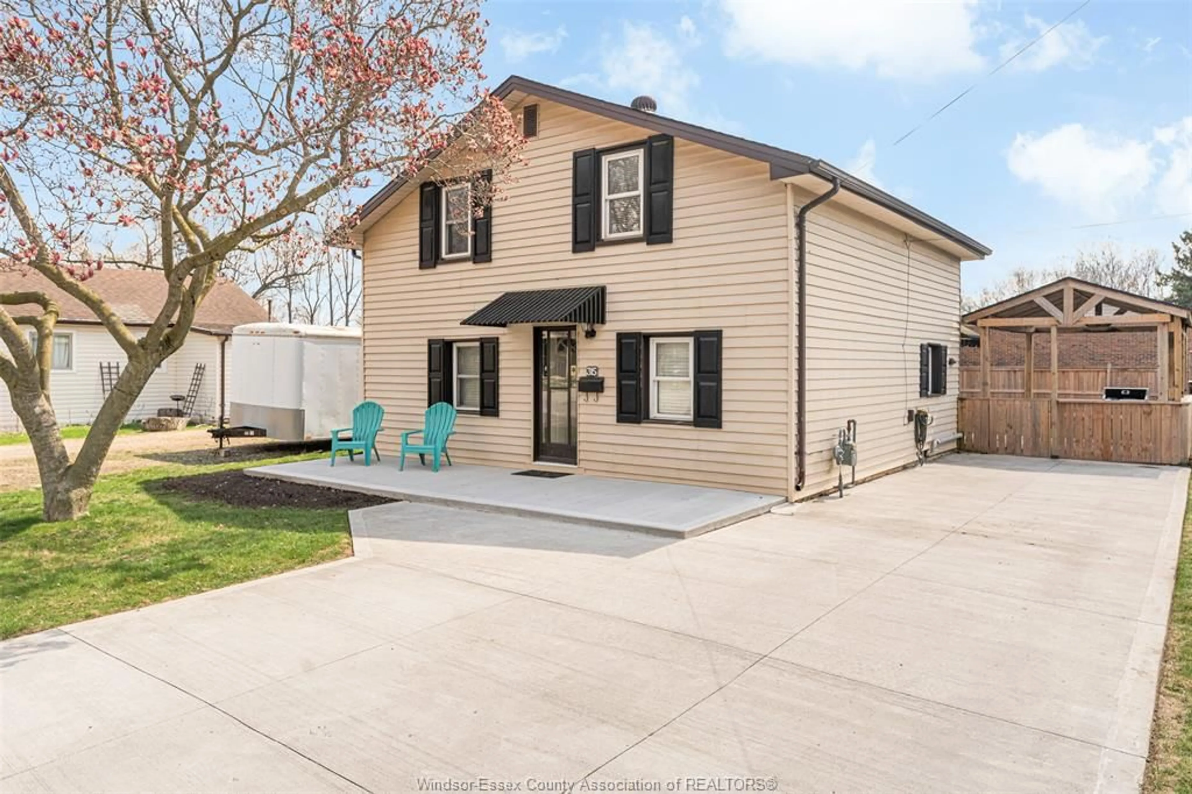 Home with vinyl exterior material, street for 315 RIVER Ave, LaSalle Ontario N9J 1A1