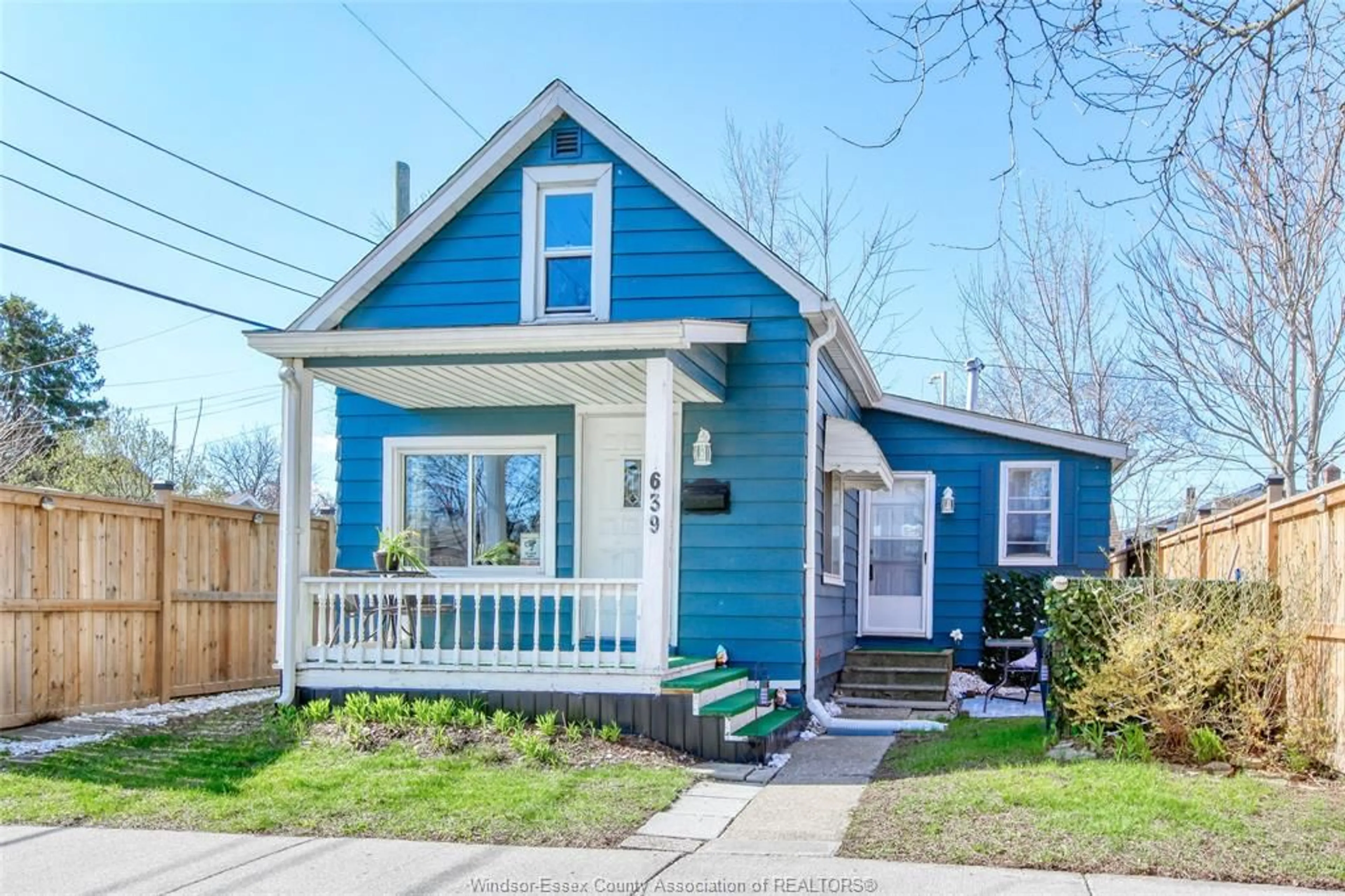 Home with vinyl exterior material, street for 639 WATKINS, Windsor Ontario N9C 2Y5