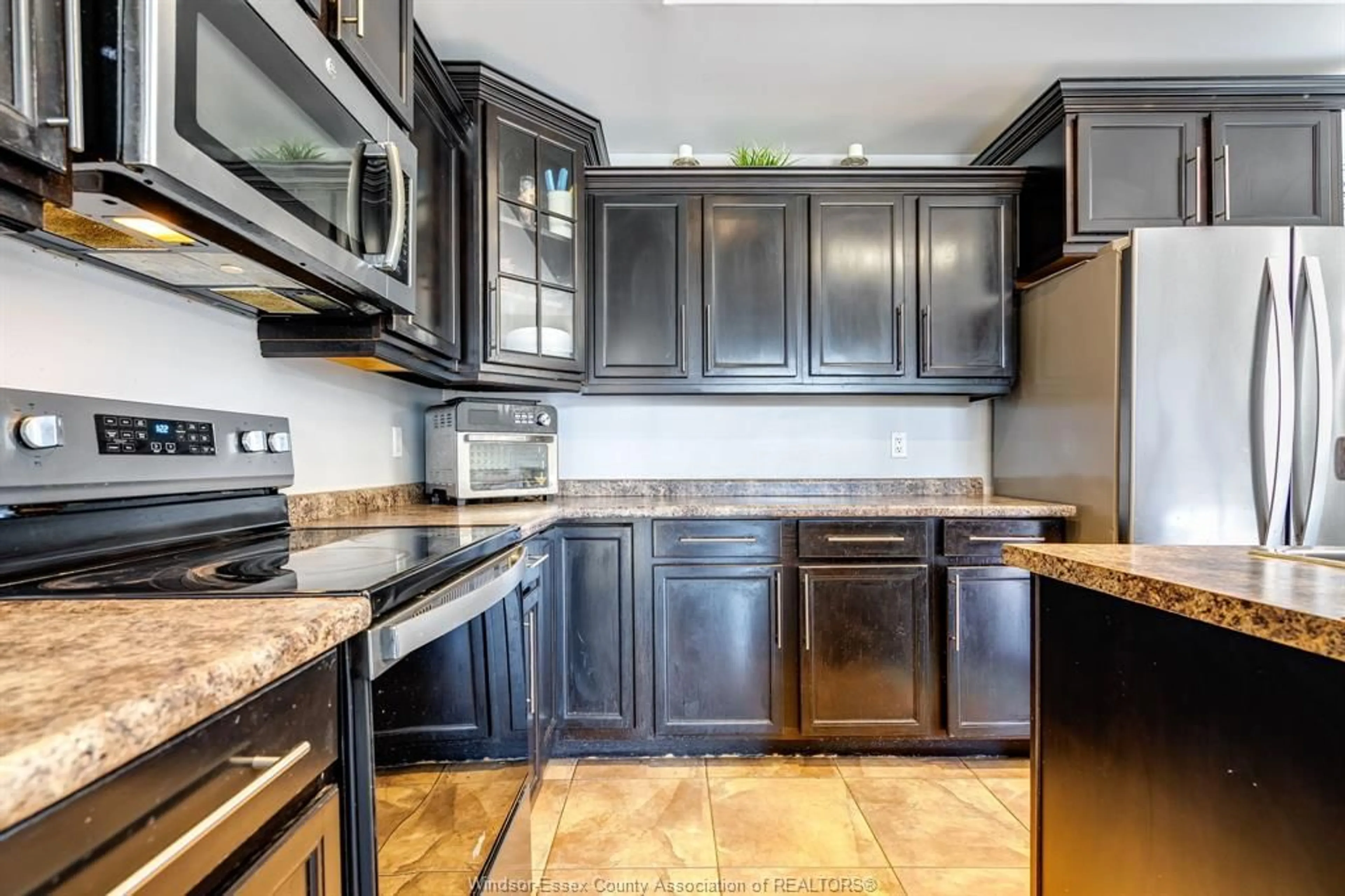 Standard kitchen, ceramic/tile floor for 53 ANTONIO, Leamington Ontario N8H 5P8