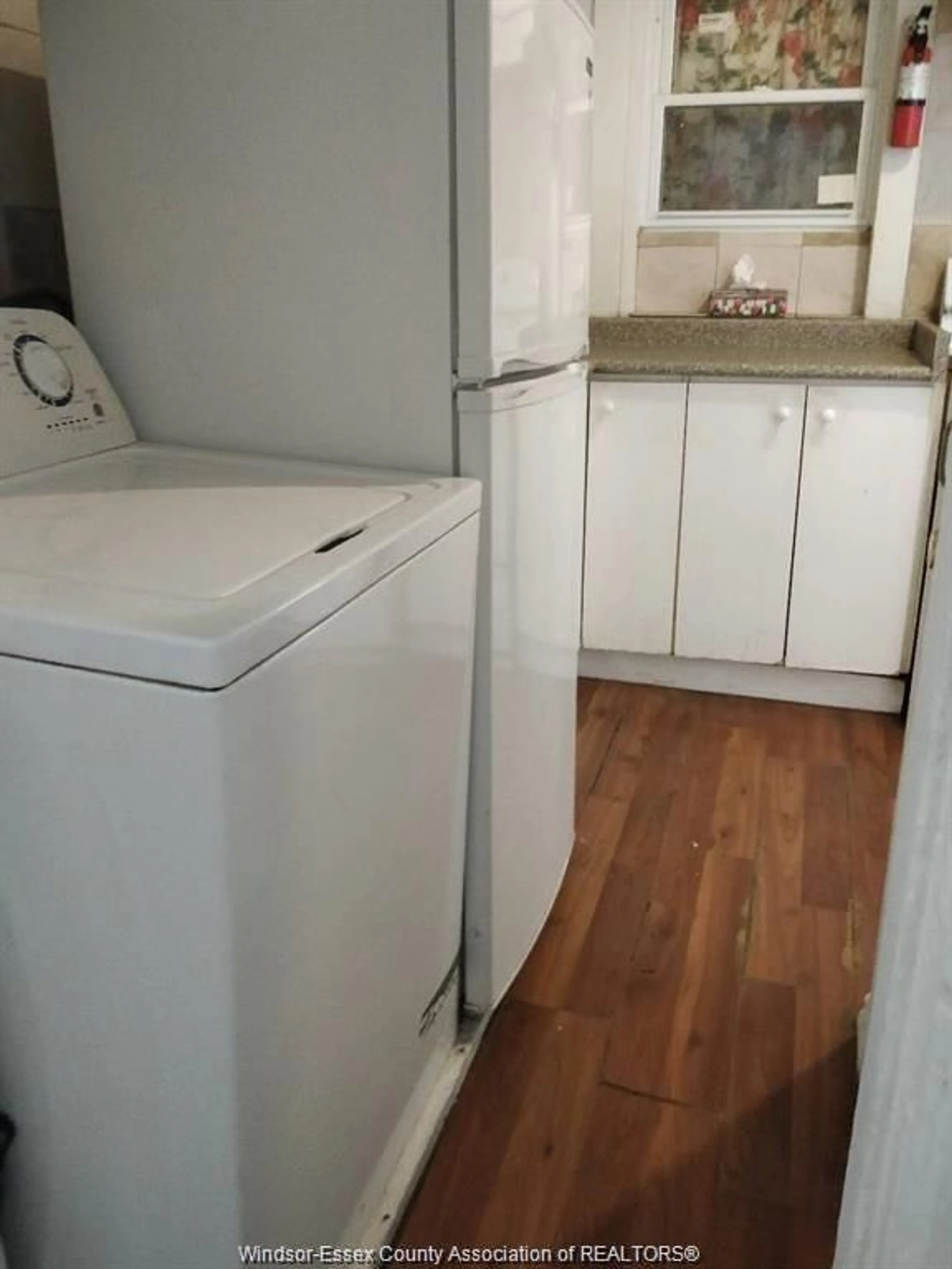 Laundry room for 354 BRUCE, Windsor Ontario N9A 4W5