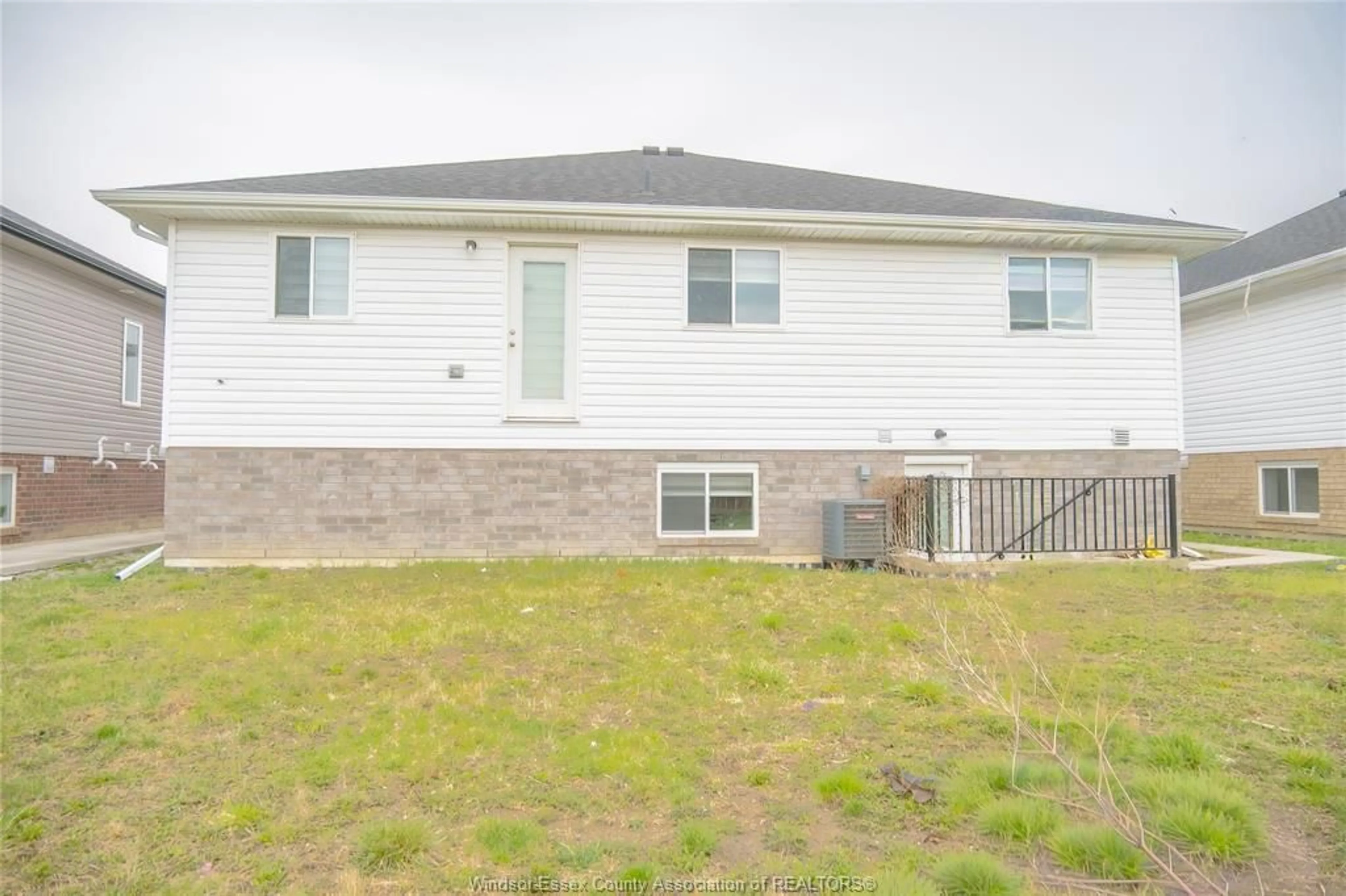 Home with vinyl exterior material, unknown for 1155 ASPEN RIDGE Cres, Lakeshore Ontario N0R 1A0