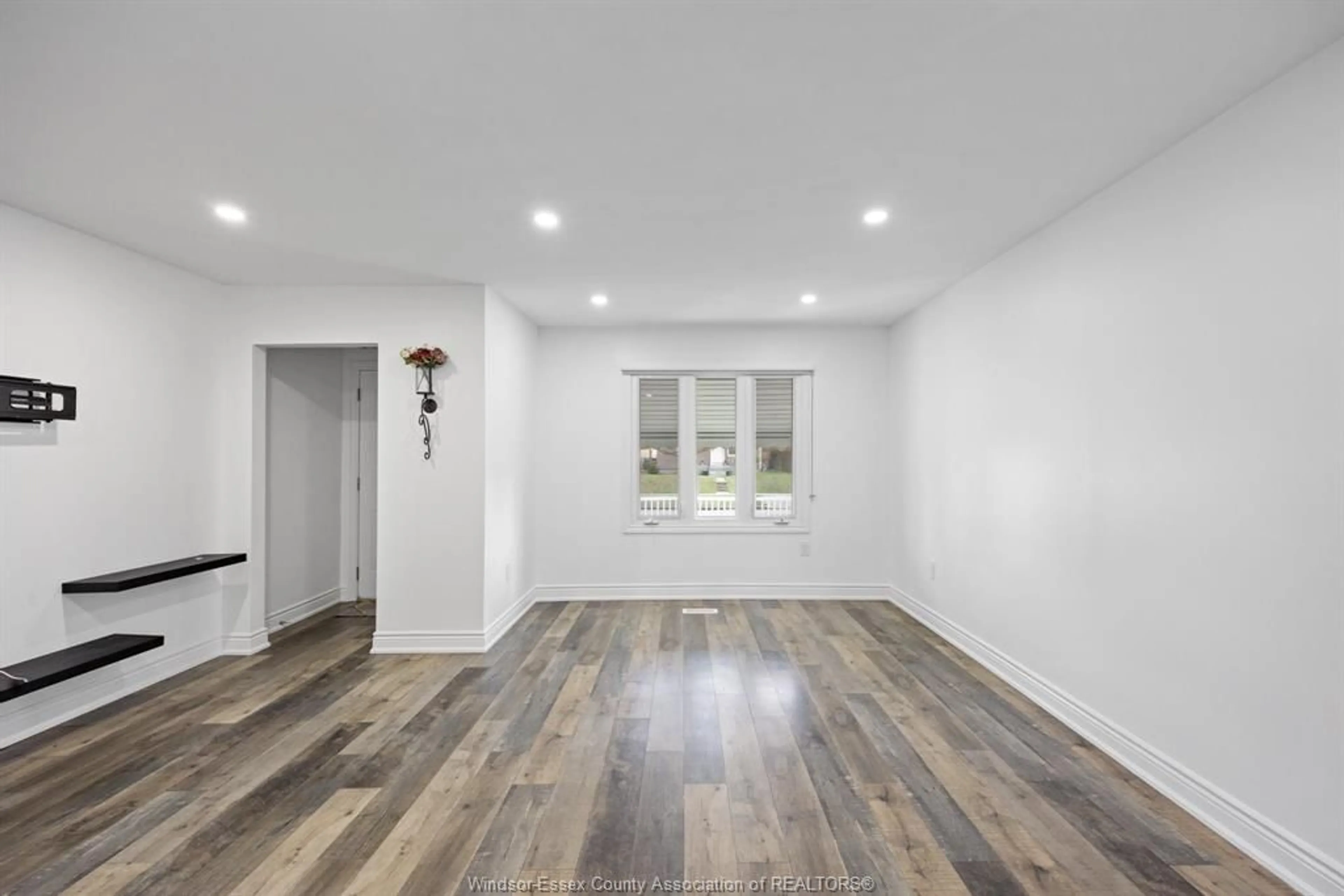 A pic of a room for 3154 MANCHESTER, Windsor Ontario N9C 1X8