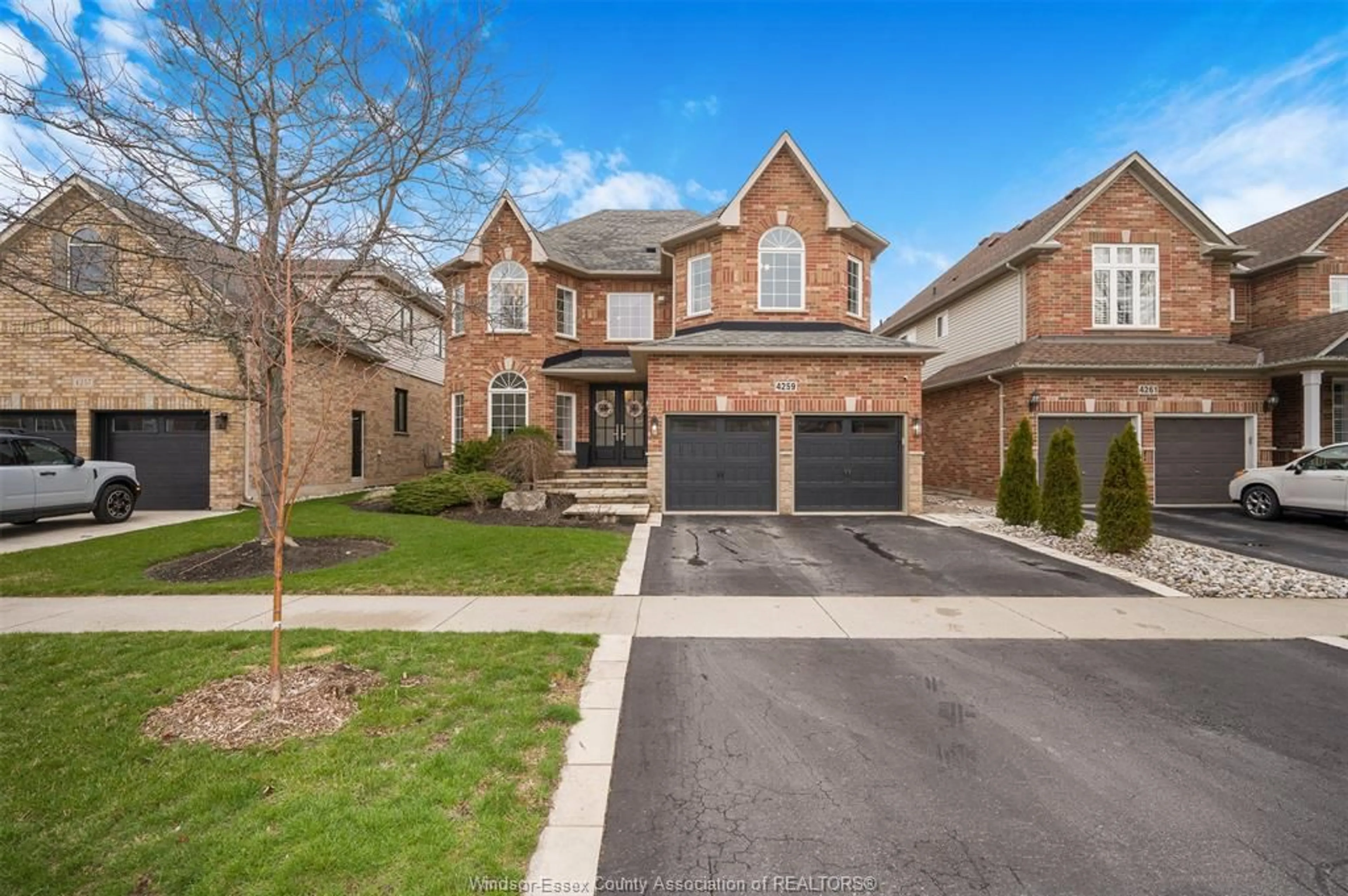 Home with brick exterior material, street for 4259 CLUBVIEW, Burlington Ontario L7M 4X2
