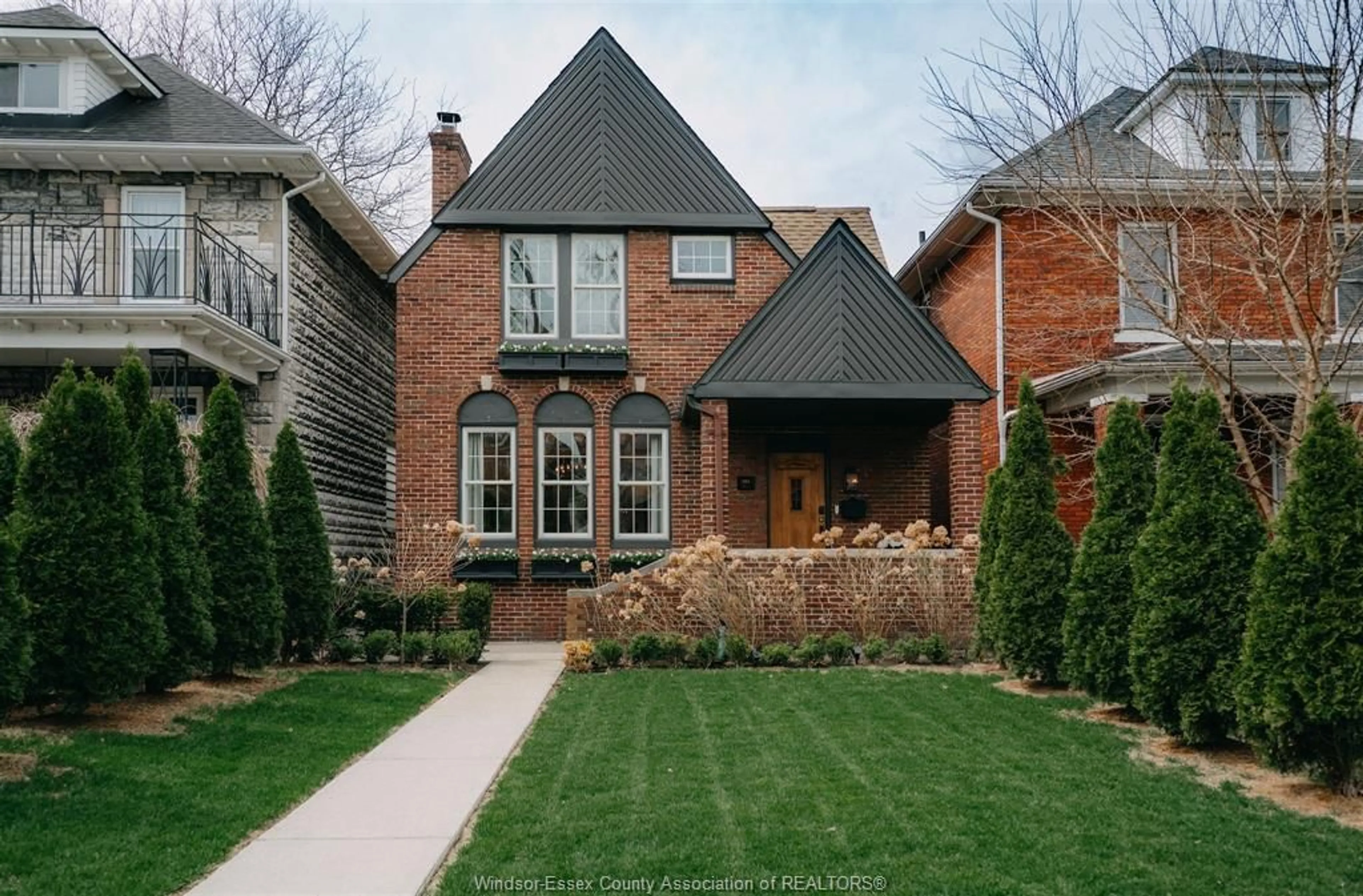 Home with brick exterior material, street for 381 MOY Ave, Windsor Ontario N9A 2N1