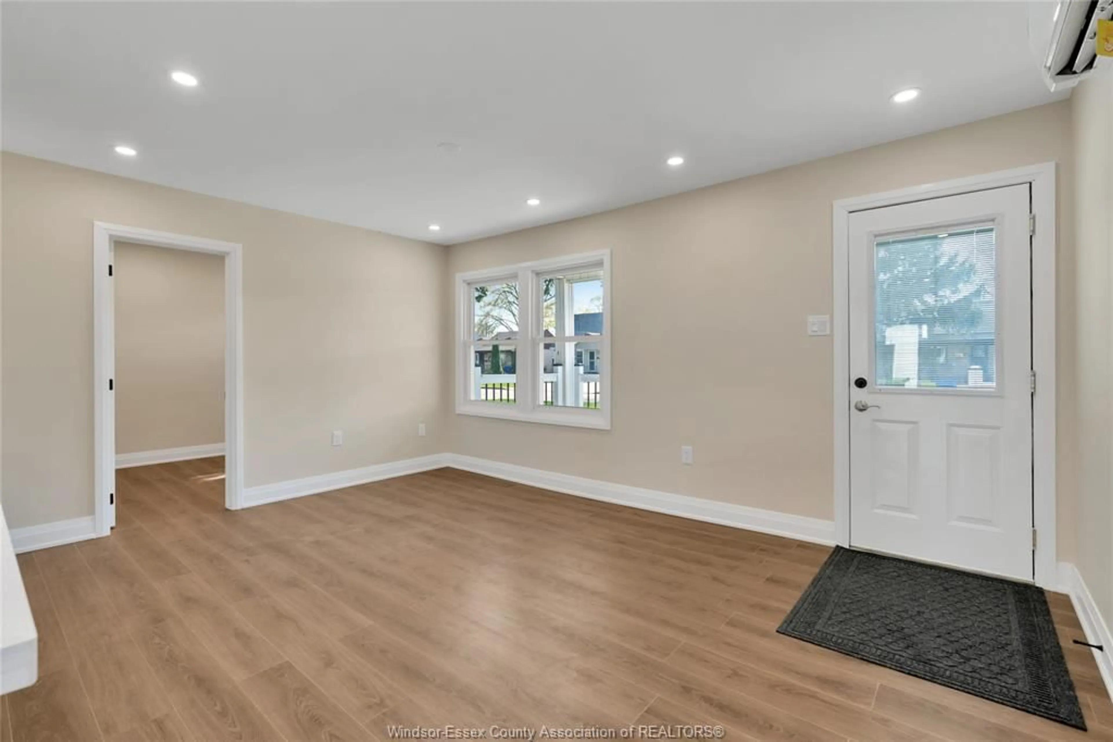 Unknown for 1164 PARTINGTON Ave, Windsor Ontario N9B 2P4