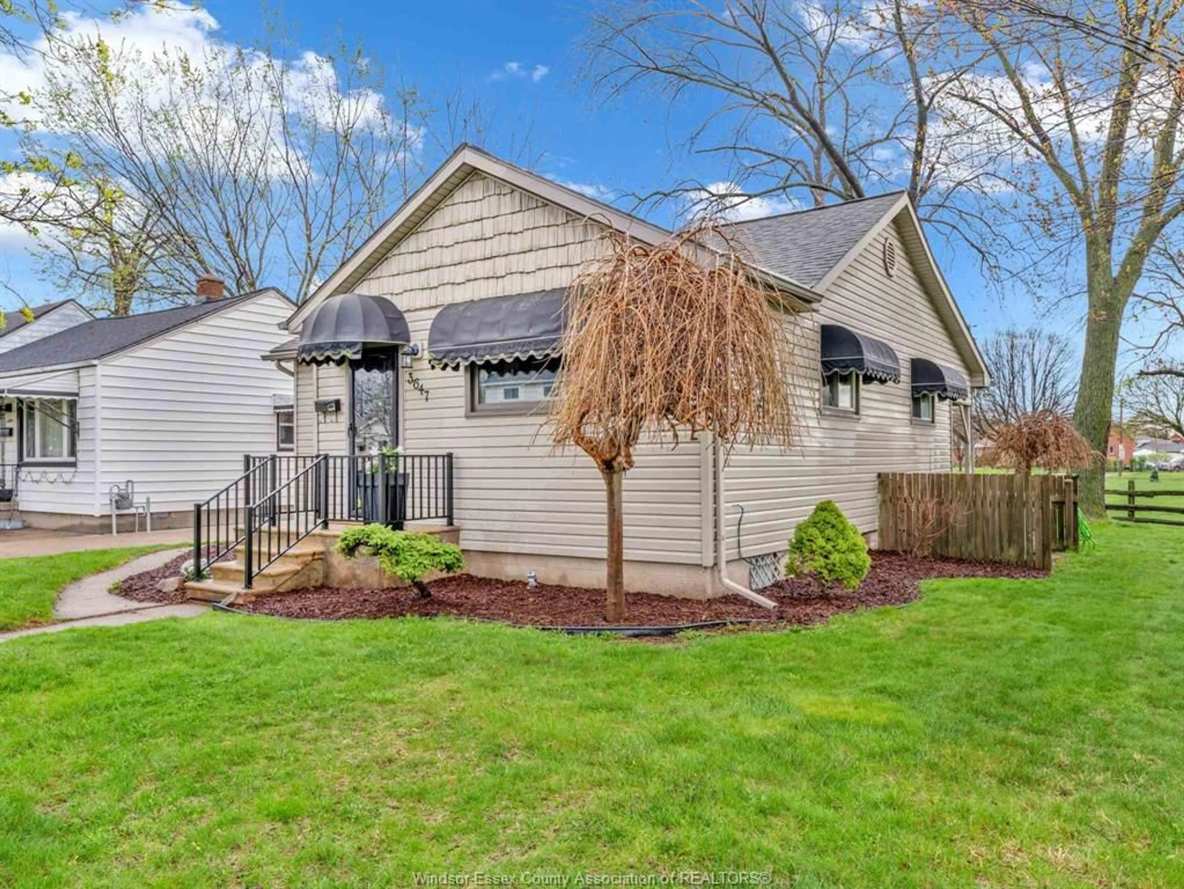 Home with vinyl exterior material, street for 3647 Matchett, Windsor Ontario N9C 2A1