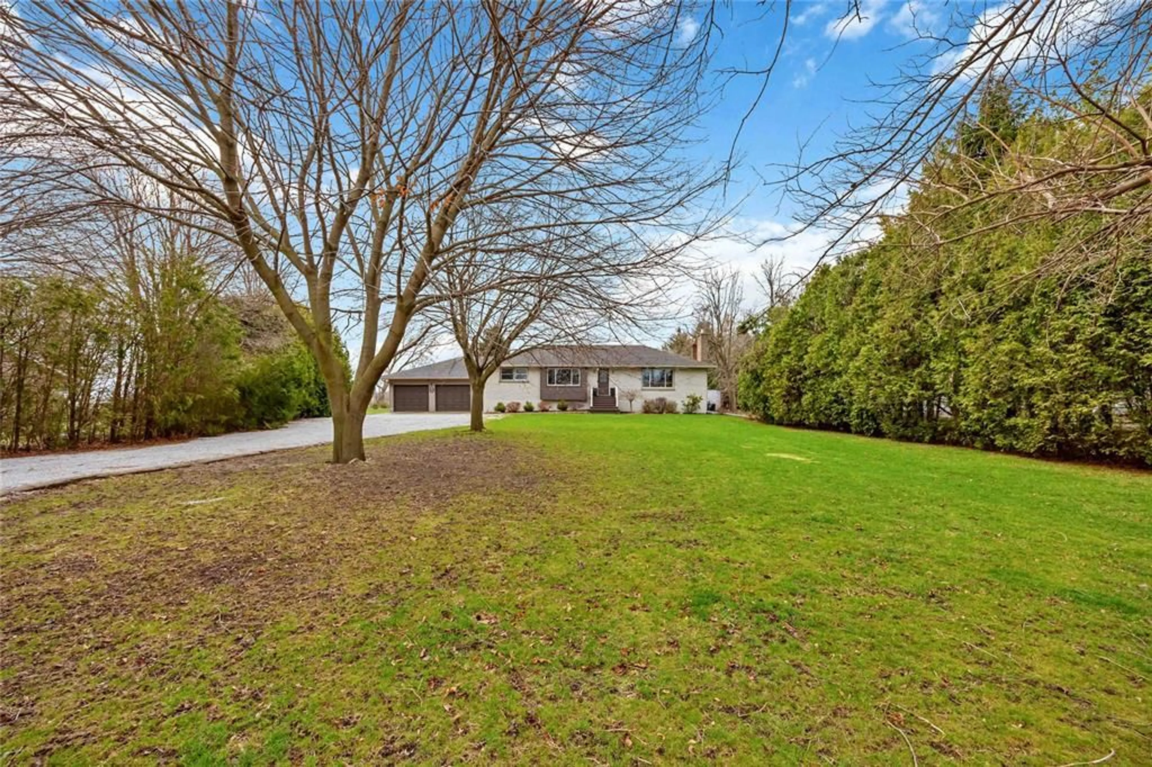 A pic from outside/outdoor area/front of a property/back of a property/a pic from drone, street for 2133 LONDON Line, Sarnia Ontario N7T 7H2