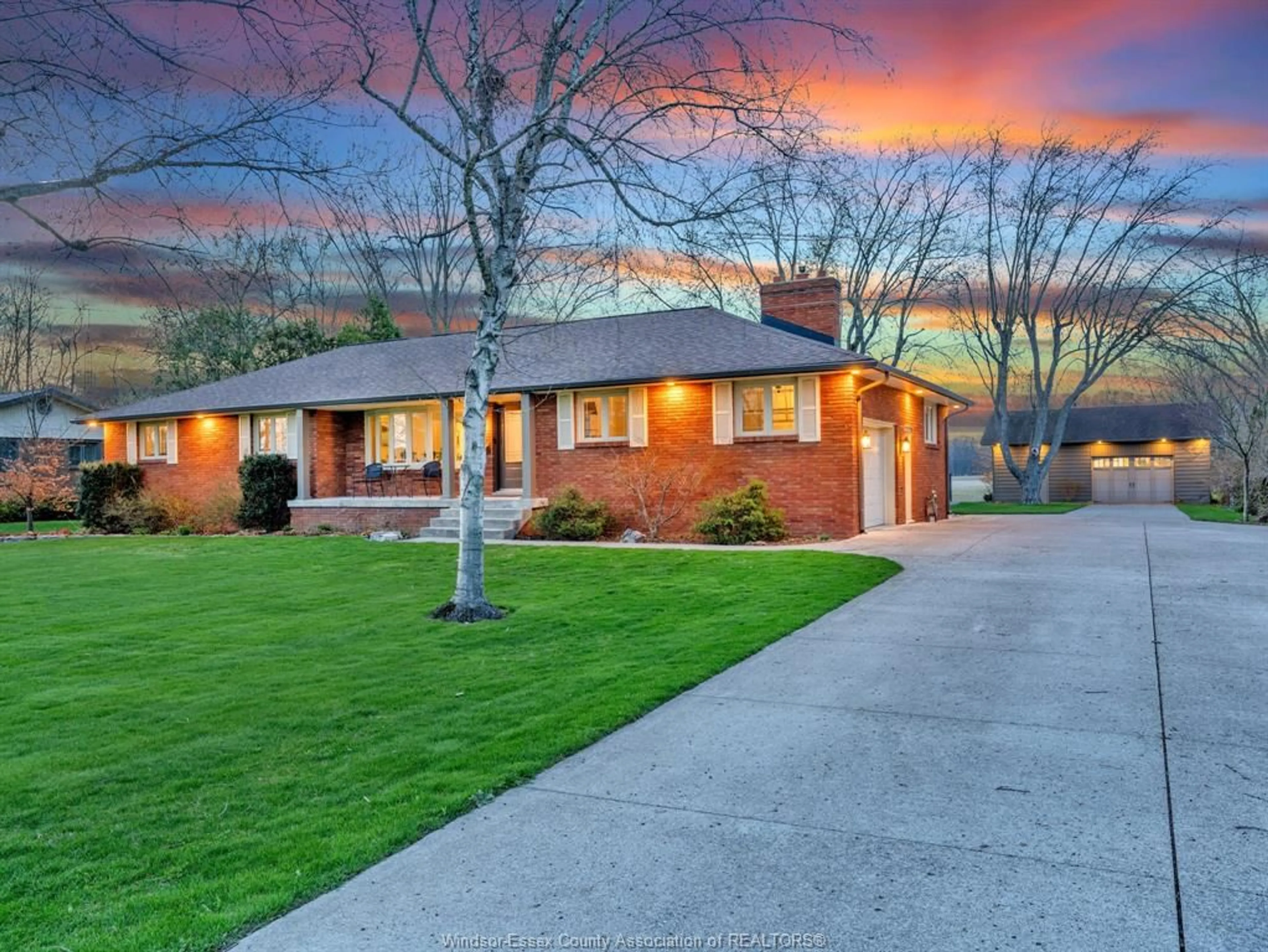 Home with brick exterior material, street for 2740 BOUFFARD, LaSalle Ontario N9H 1W2