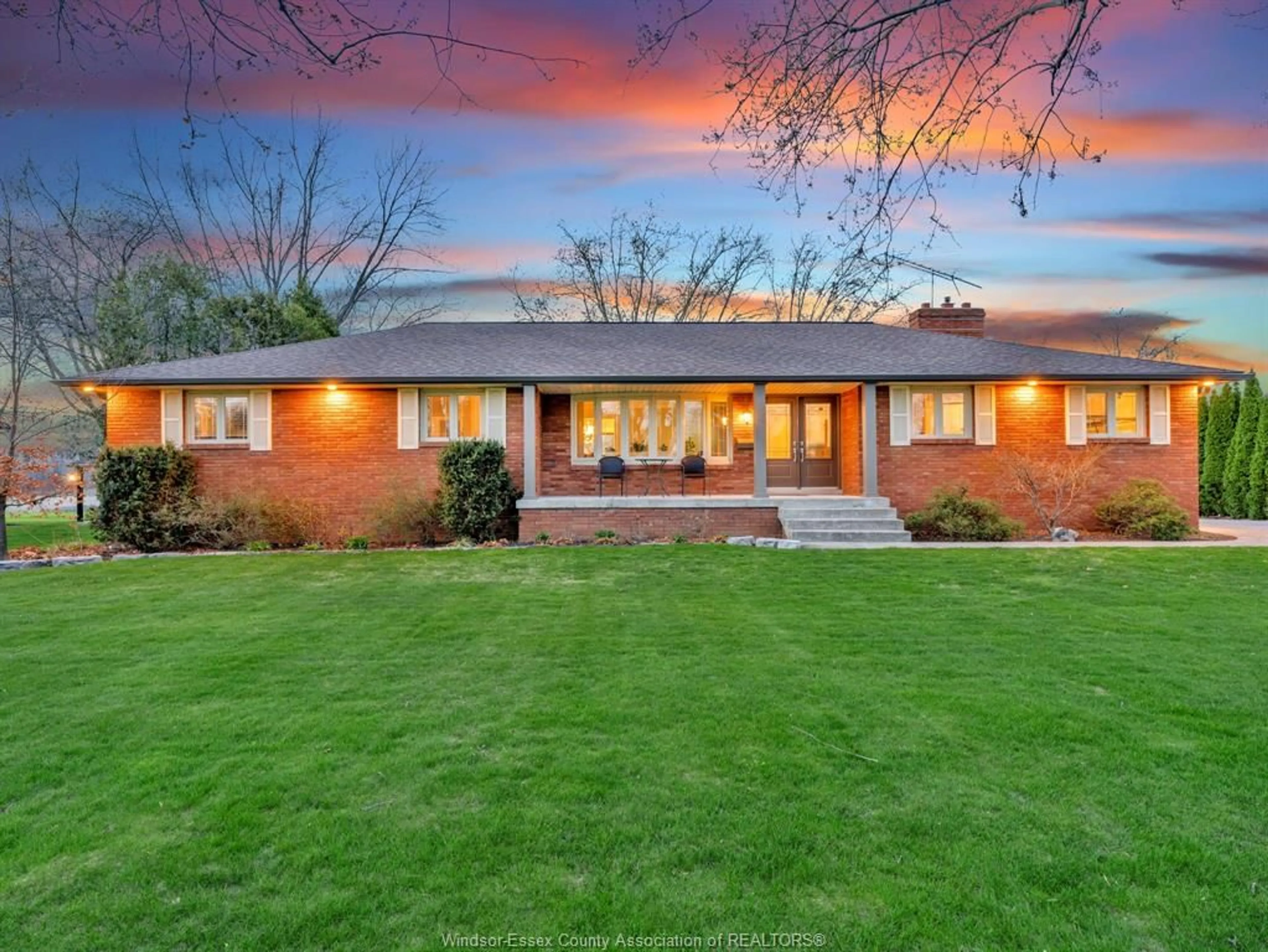 Home with brick exterior material, street for 2740 BOUFFARD, LaSalle Ontario N9H 1W2